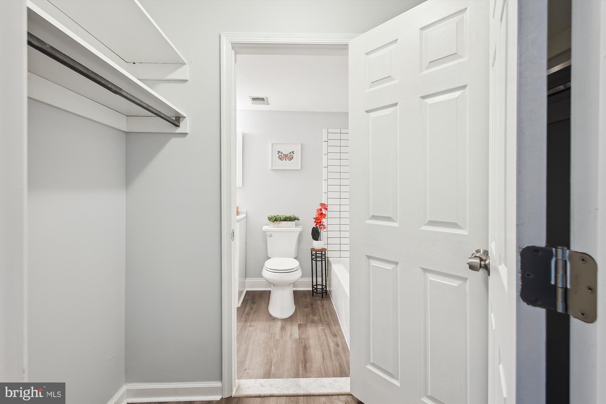 LONG REACH KNOLLS - Residential Lease