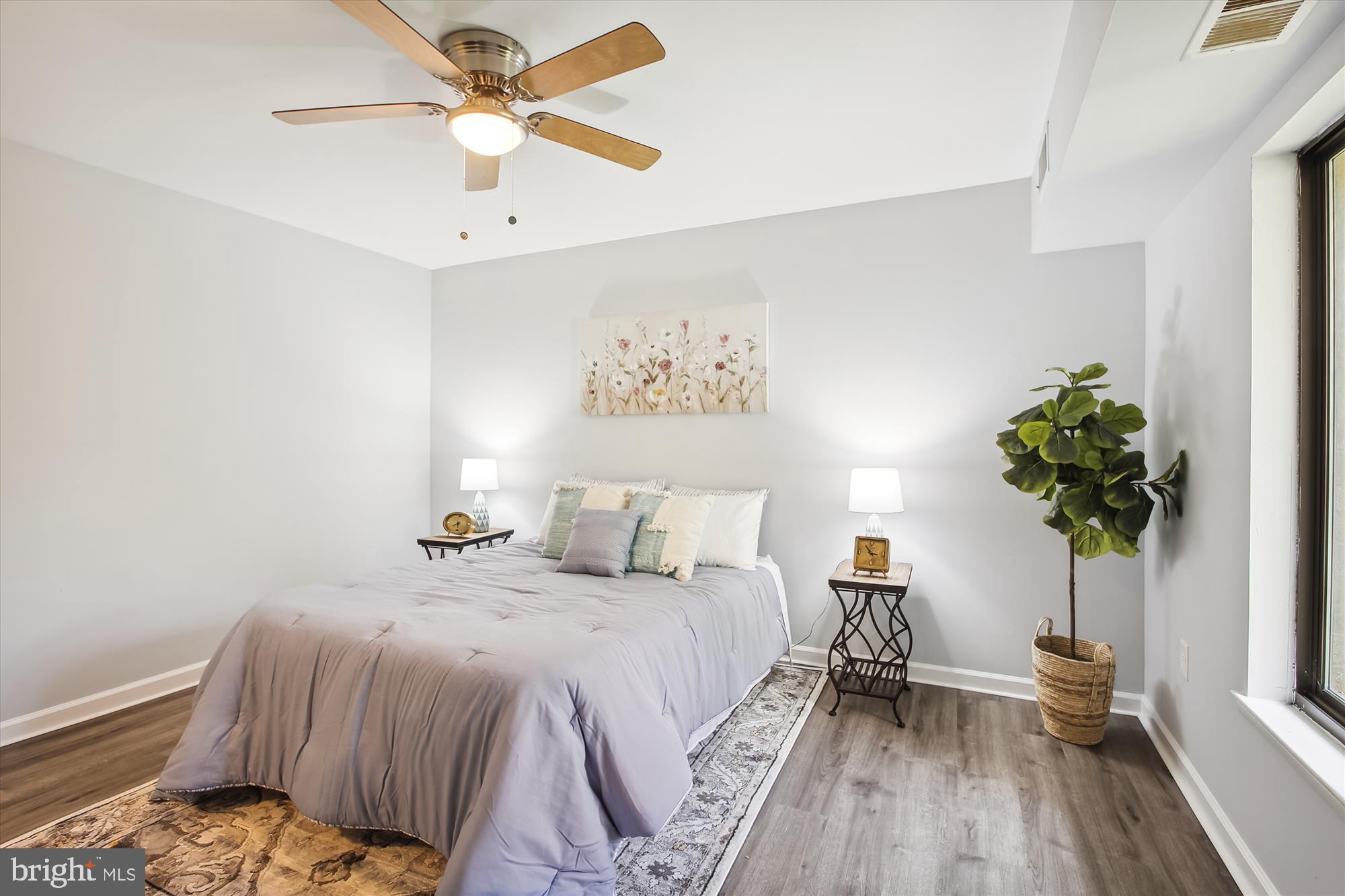 LONG REACH KNOLLS - Residential Lease