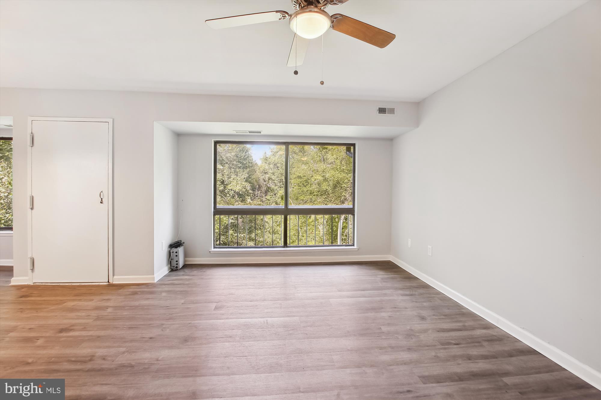 LONG REACH KNOLLS - Residential Lease