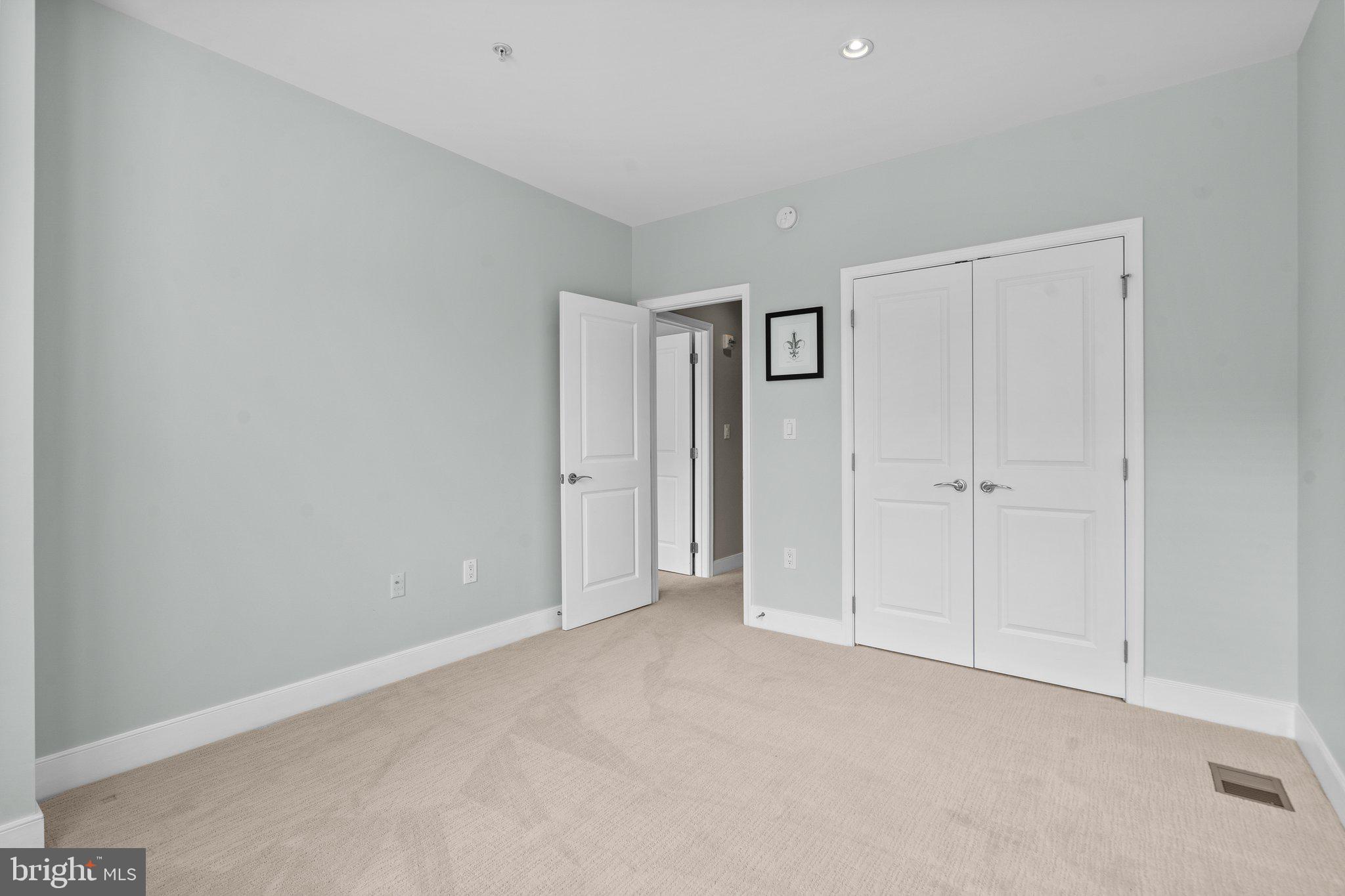 RHODES HILL SQUARE - Residential