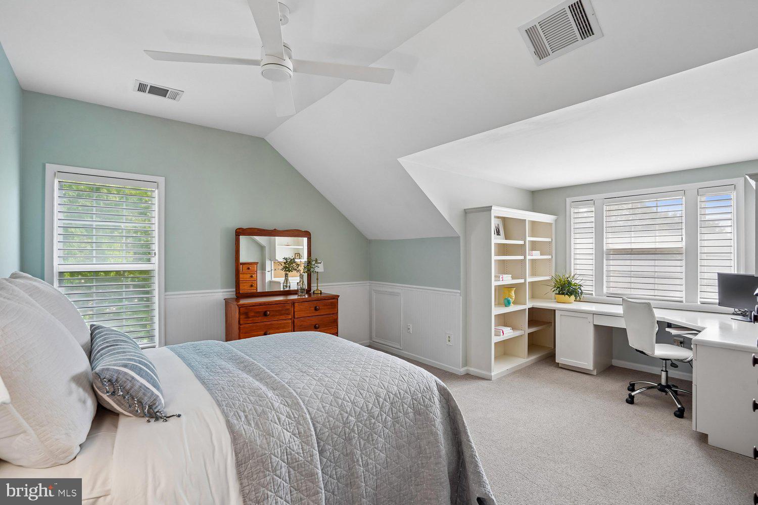 BROADLANDS - Residential