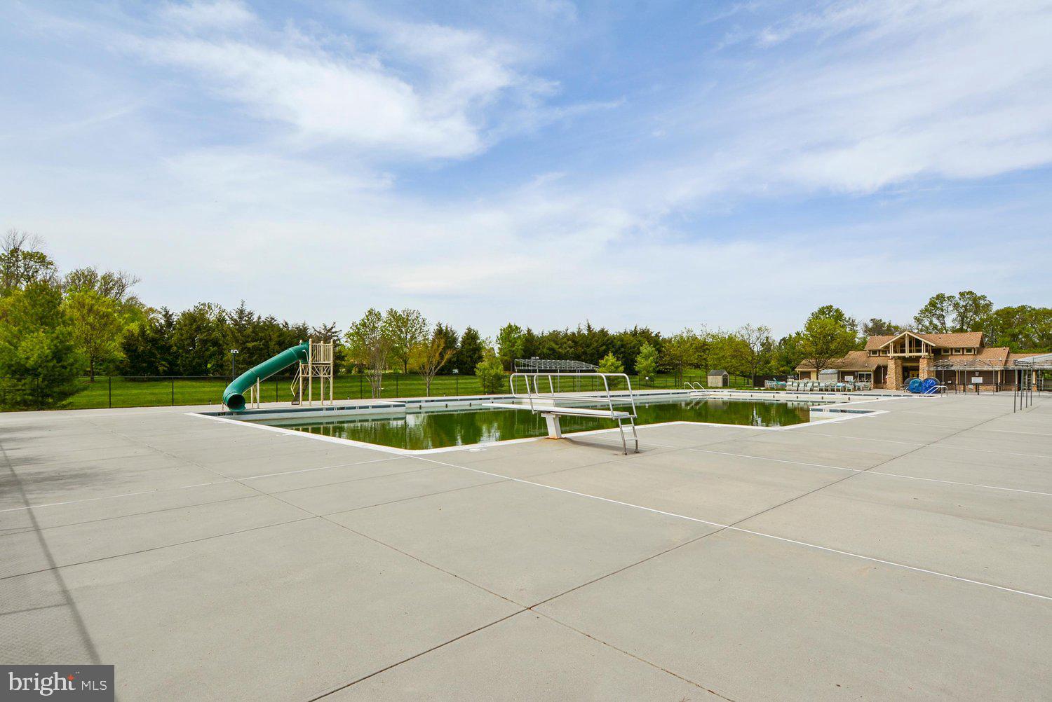 BROADLANDS - Residential