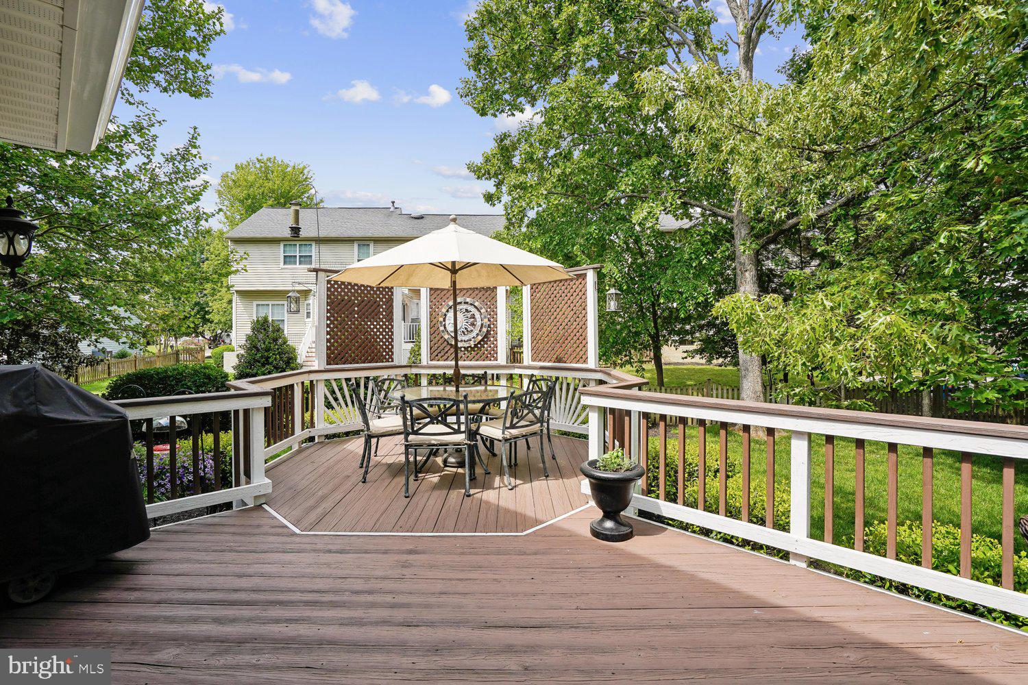 BROADLANDS - Residential