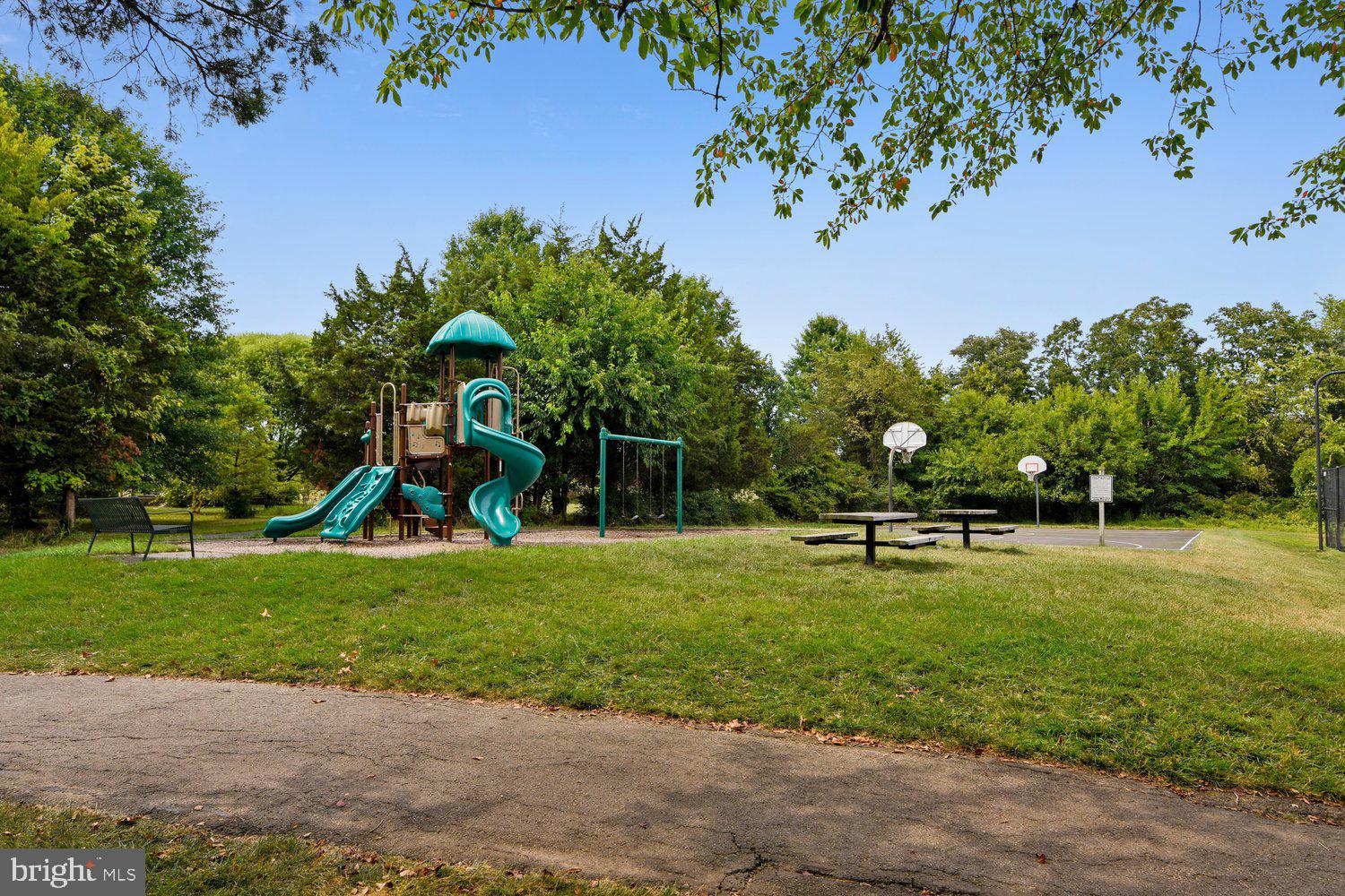BROADLANDS - Residential