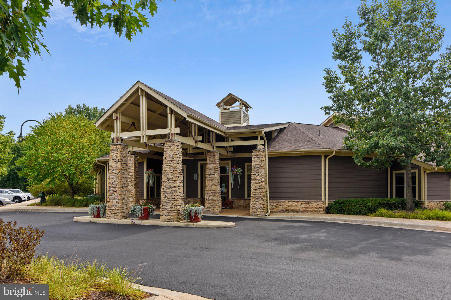 BROADLANDS - Residential