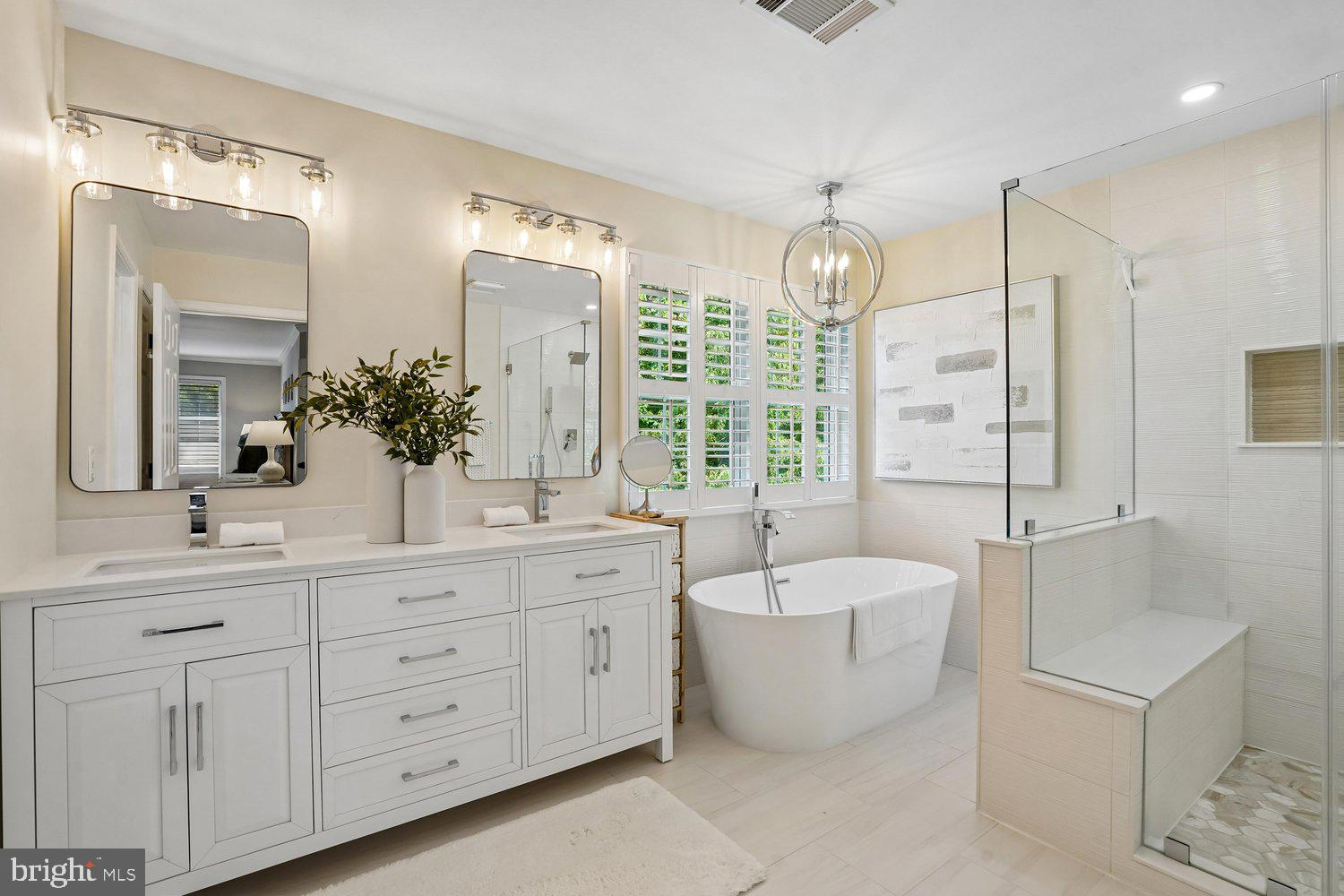 BROADLANDS - Residential