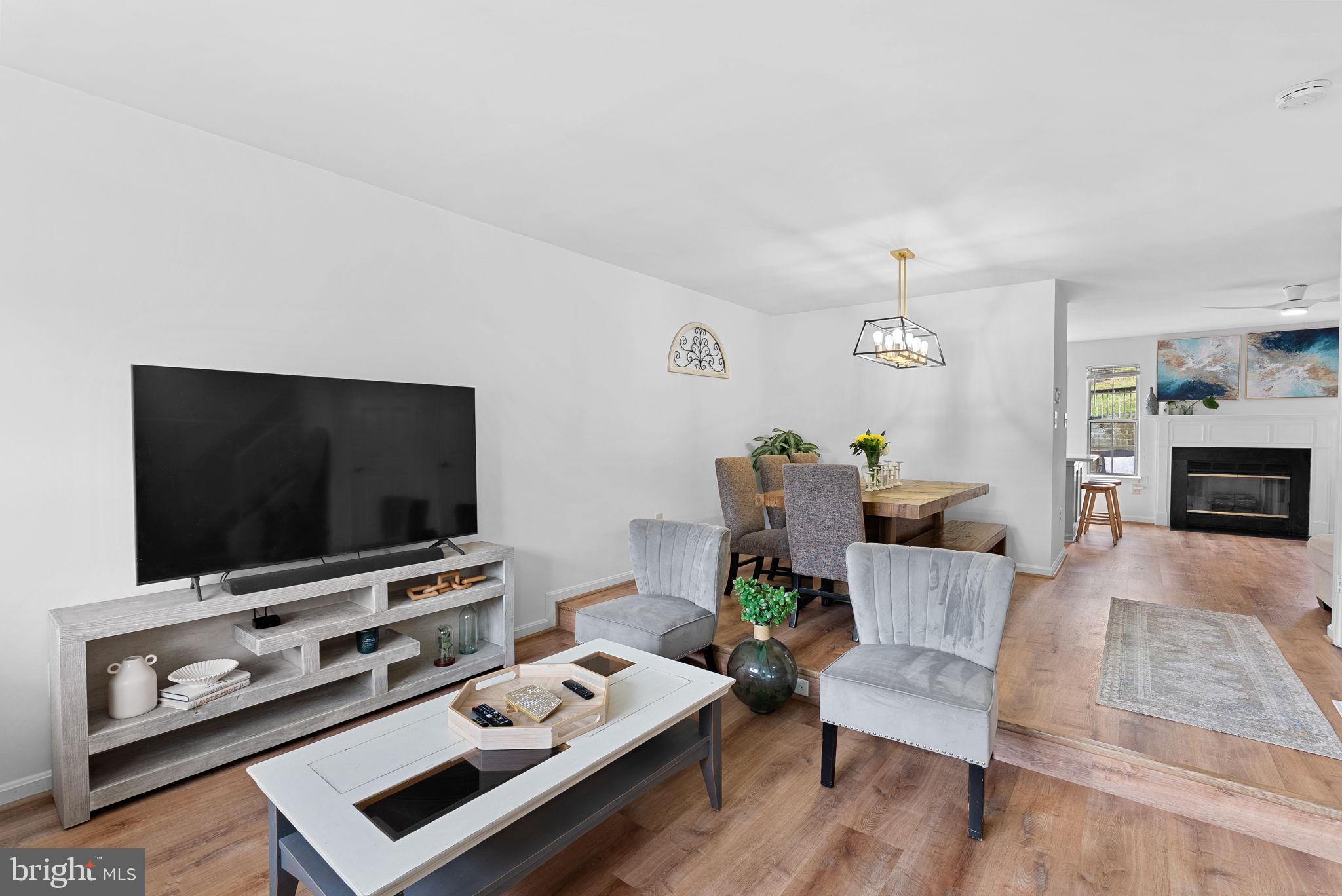 RIVER OAKS - Residential