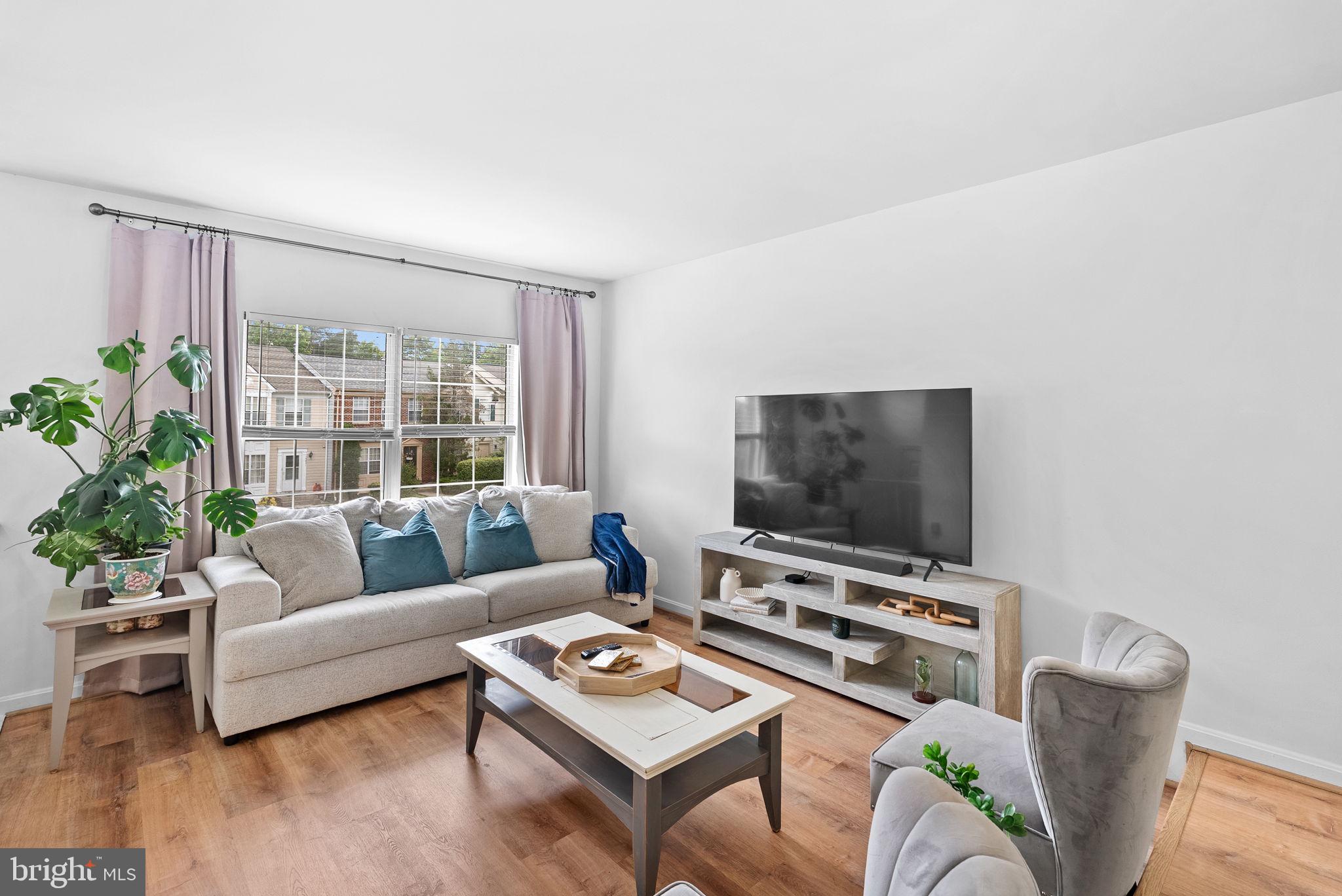 RIVER OAKS - Residential