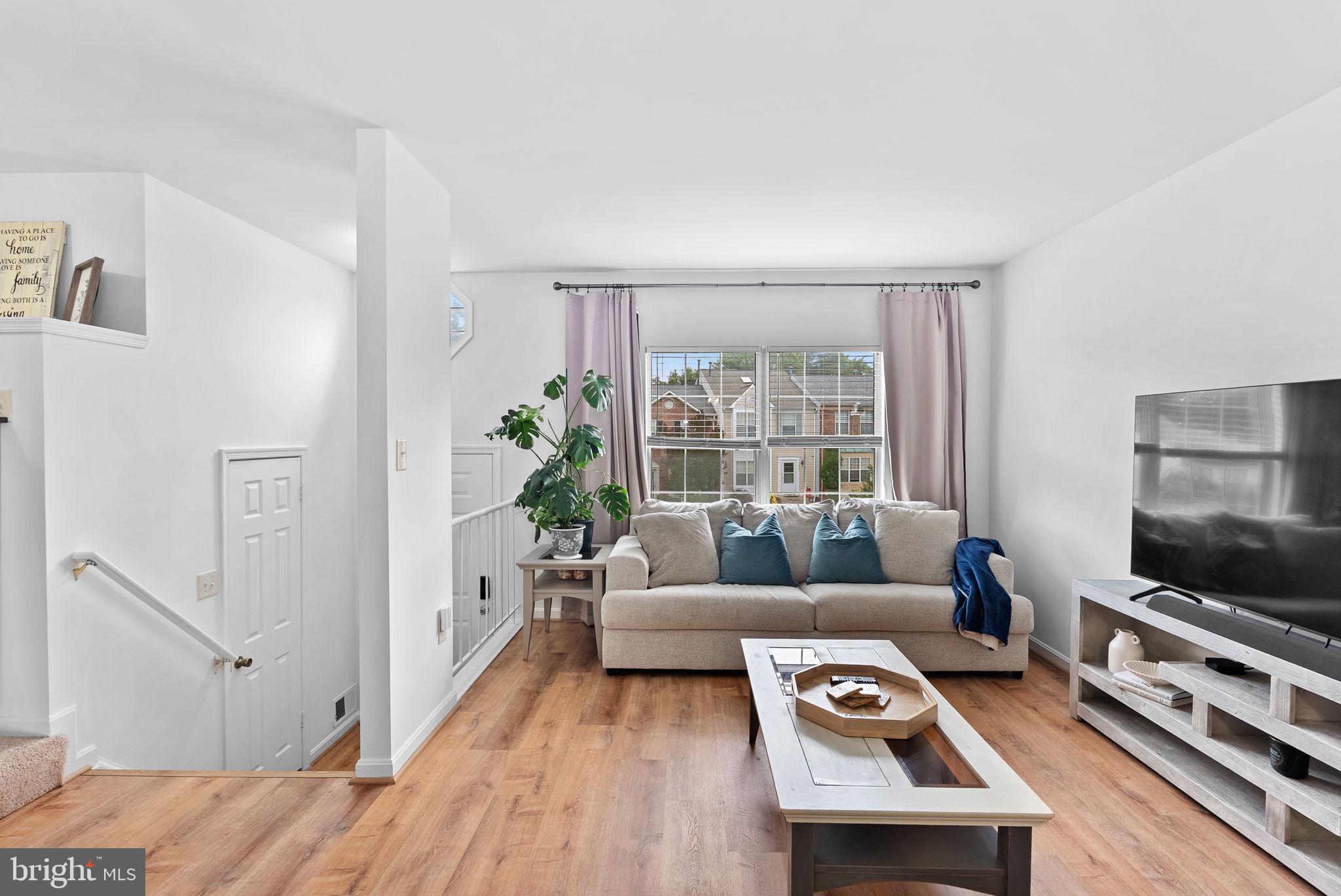 RIVER OAKS - Residential