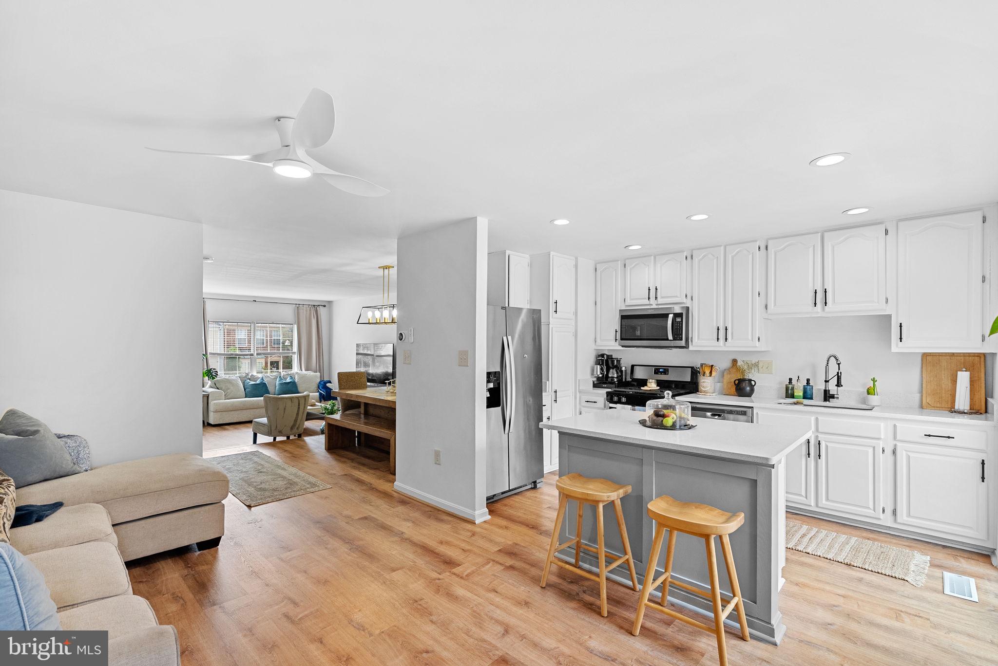 RIVER OAKS - Residential