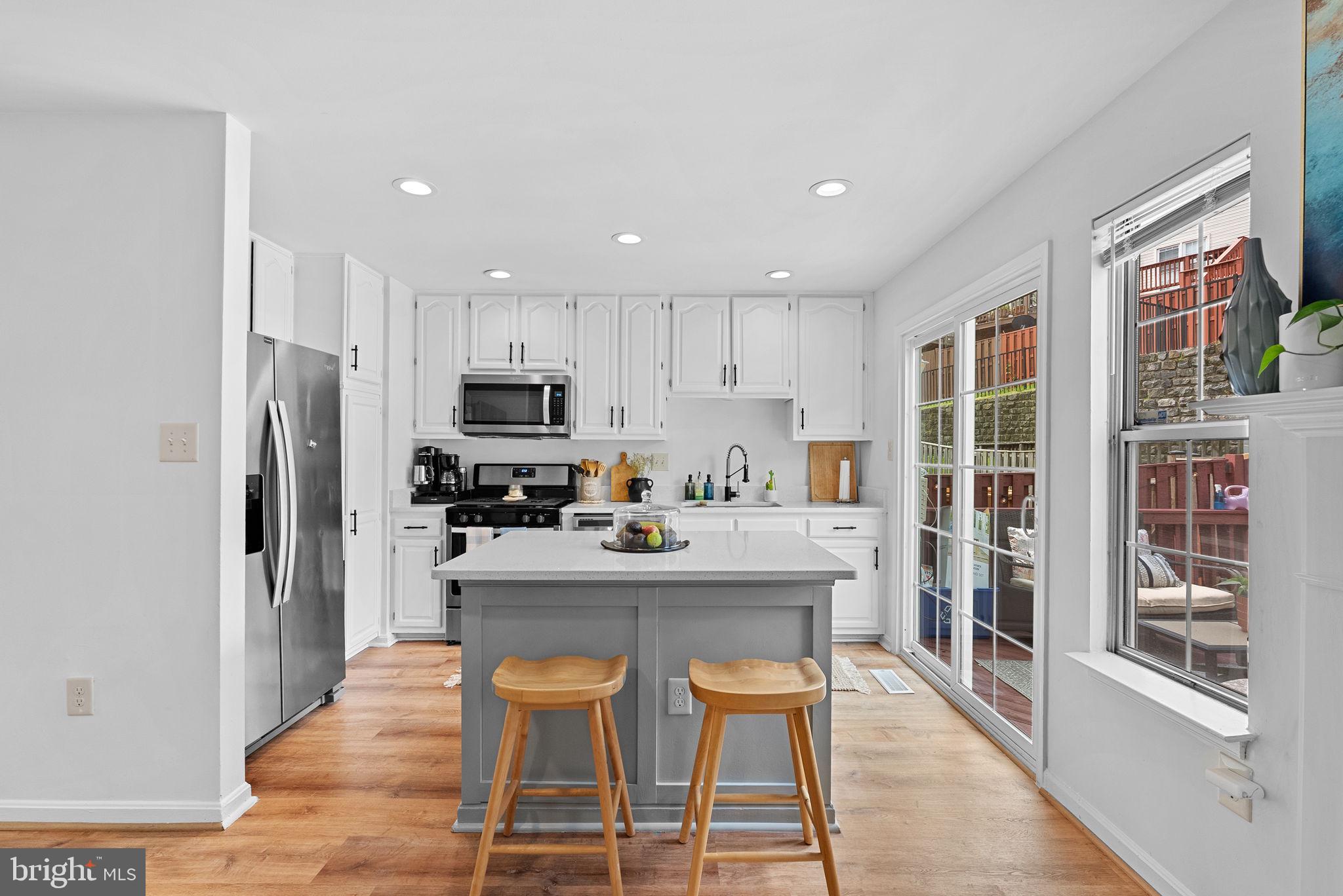 RIVER OAKS - Residential