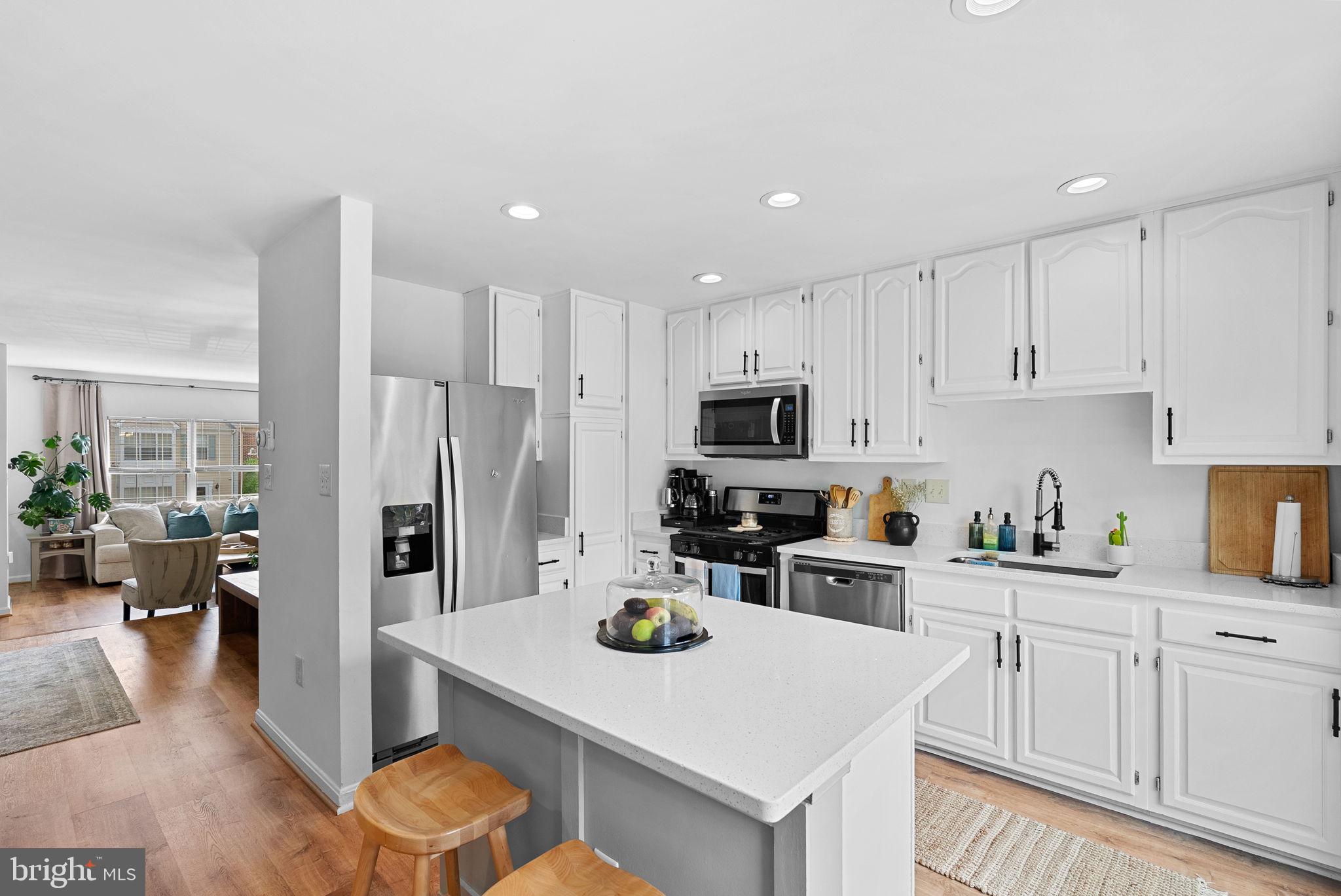 RIVER OAKS - Residential