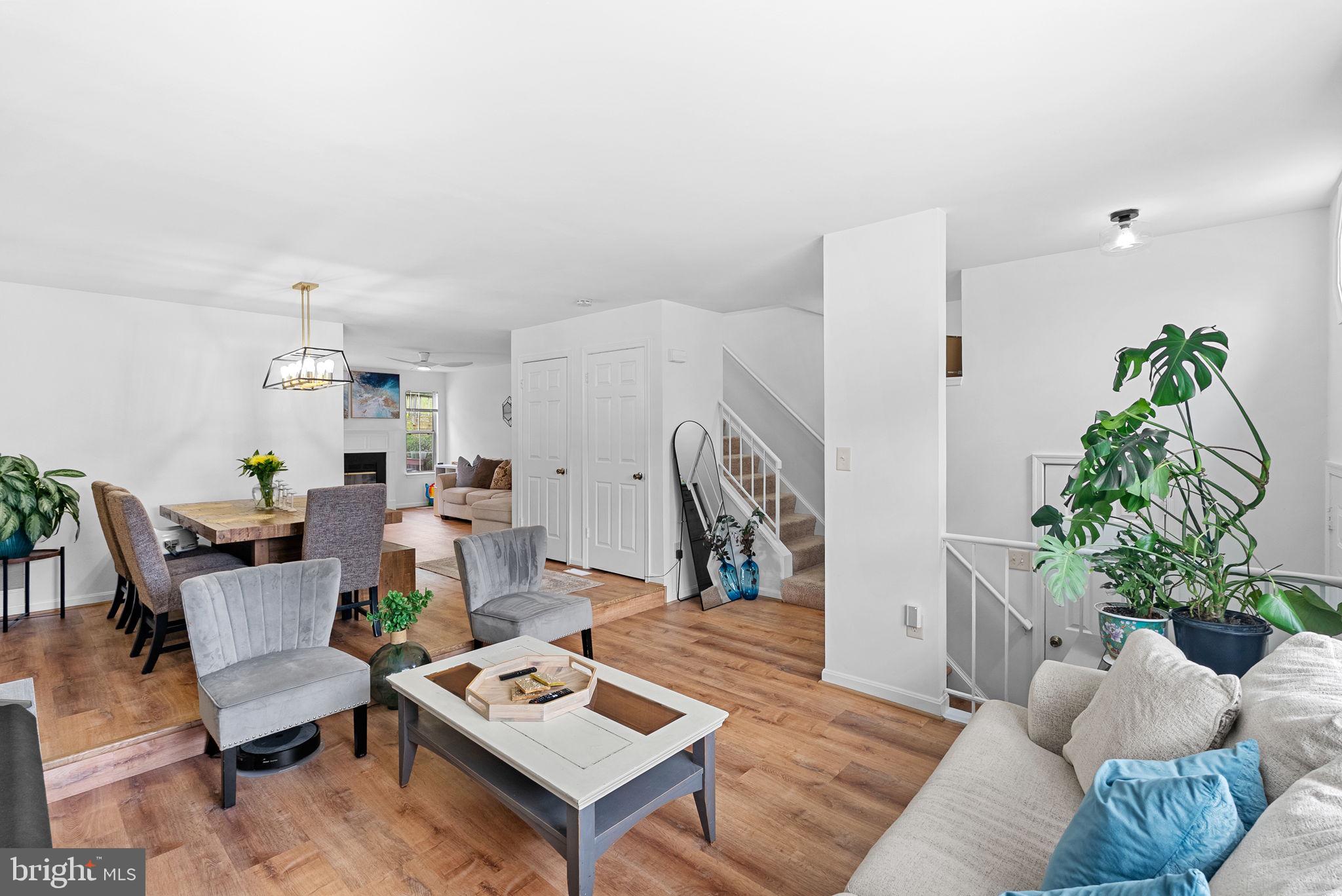 RIVER OAKS - Residential