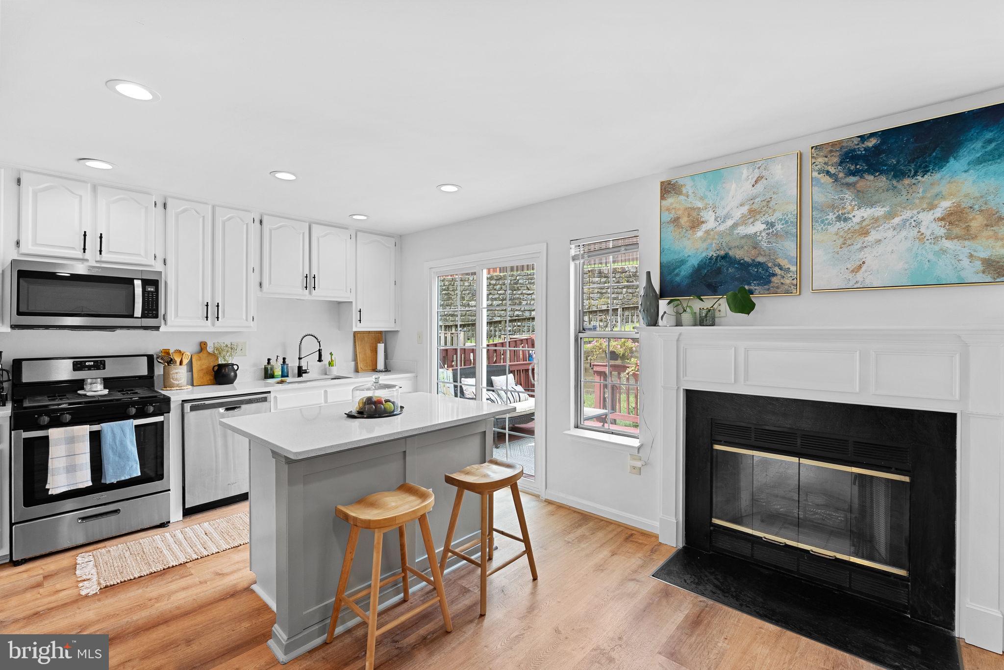 RIVER OAKS - Residential