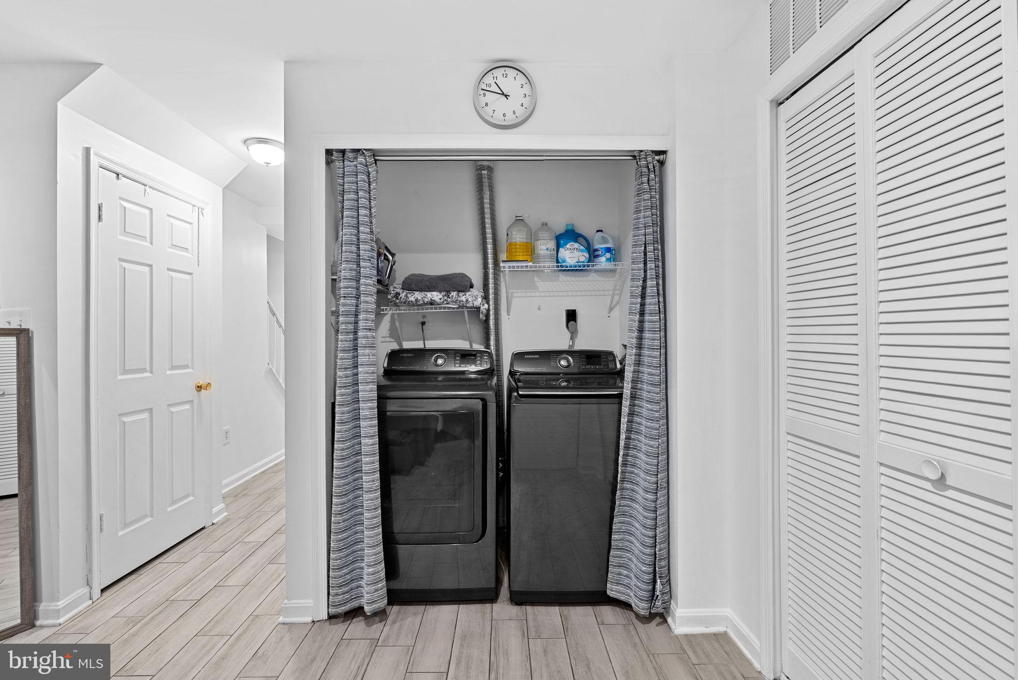 RIVER OAKS - Residential