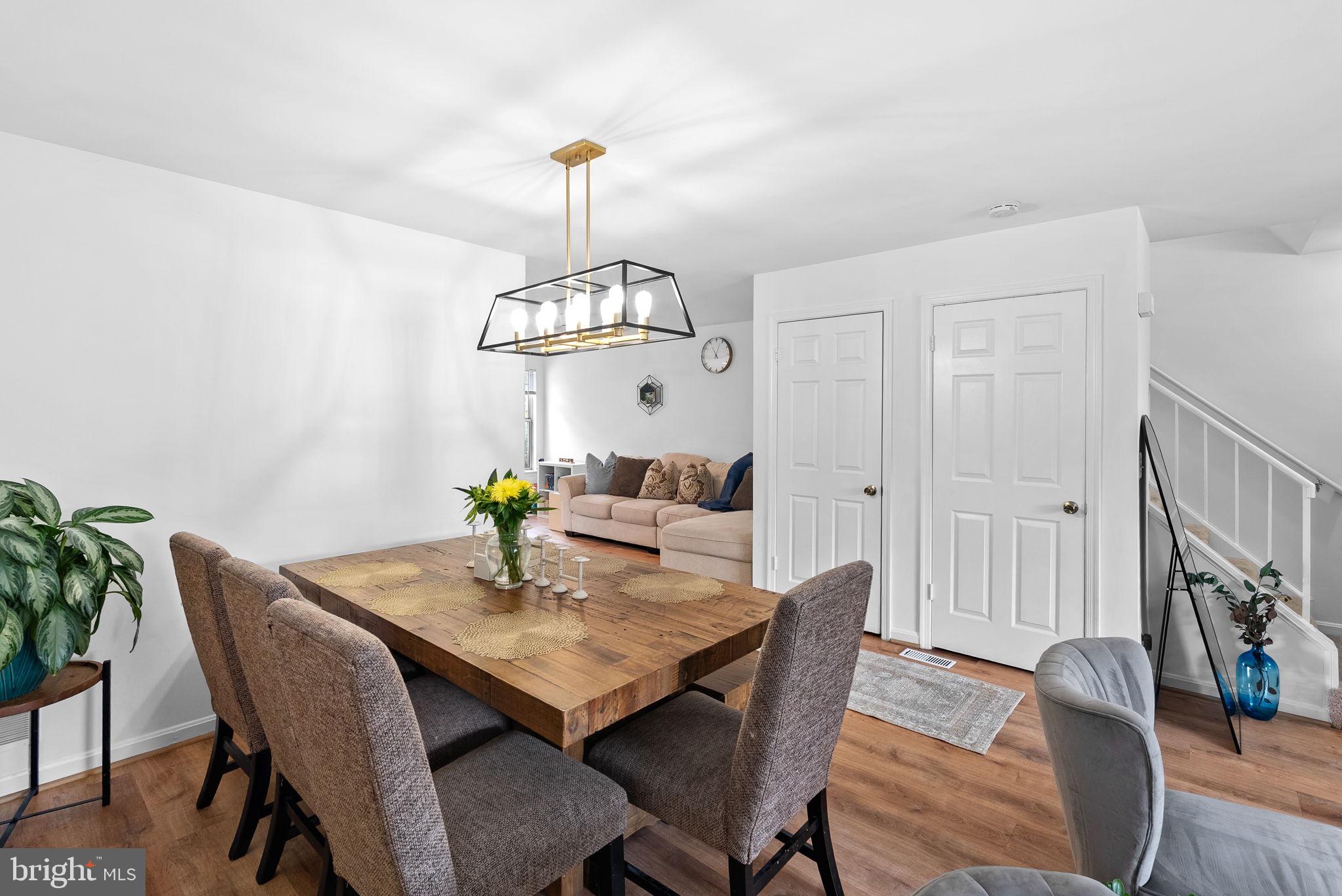 RIVER OAKS - Residential