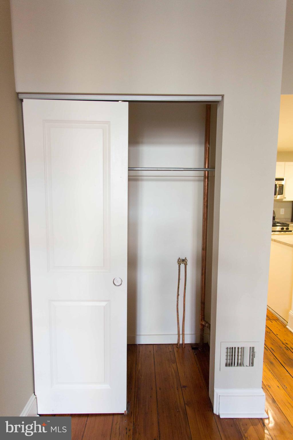 727 SPRUCE STREET 1B