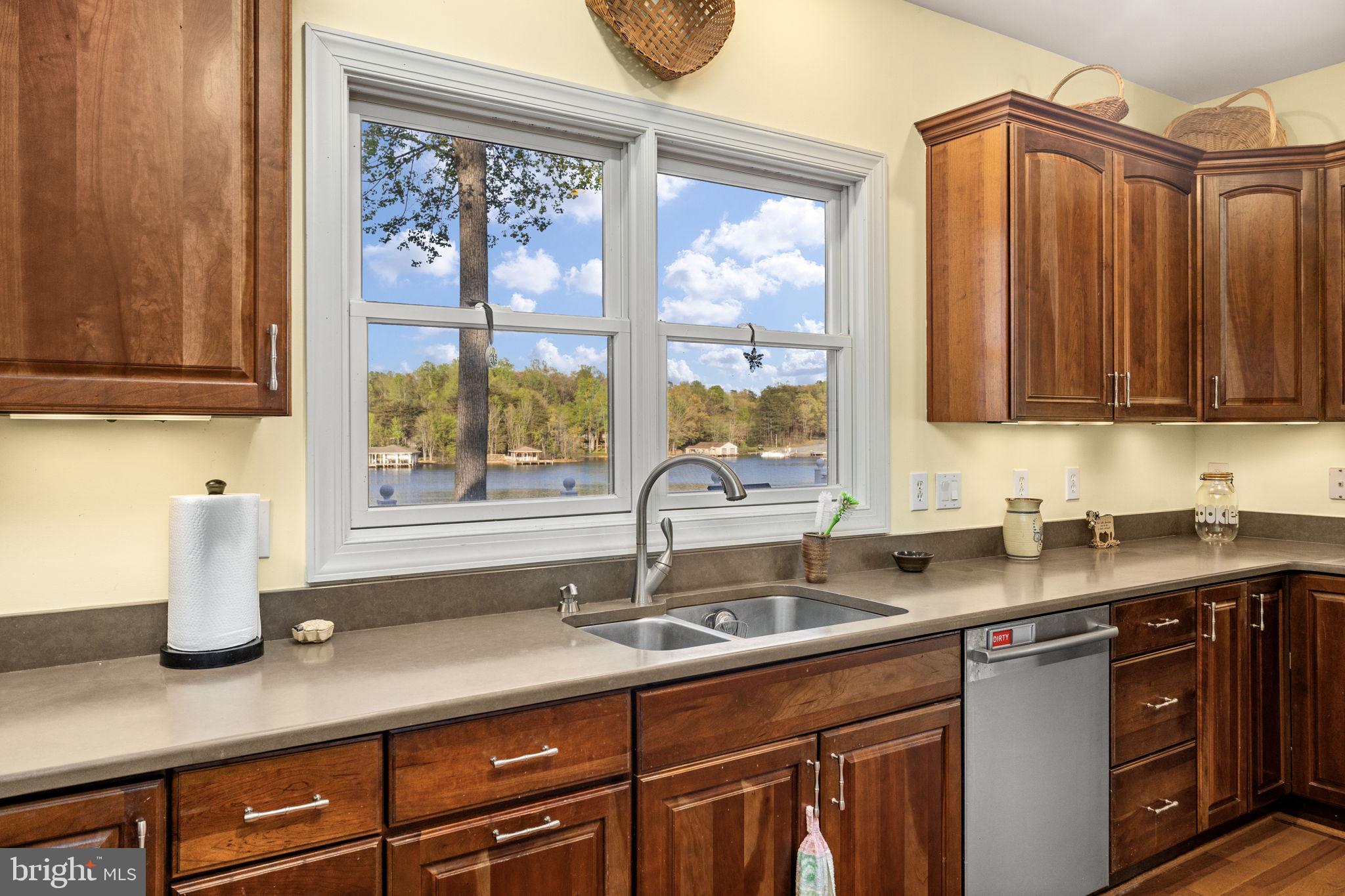 NOAH'S LANDING - Residential