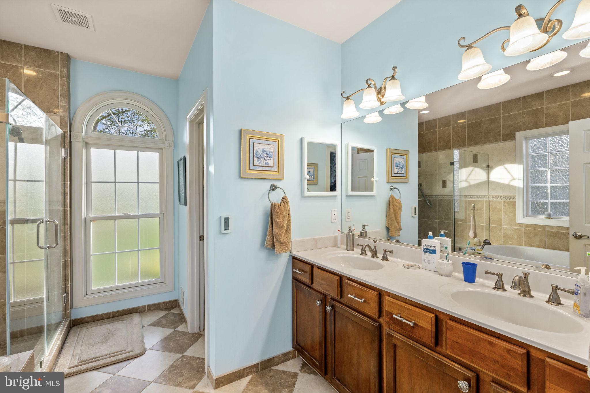 NOAH'S LANDING - Residential