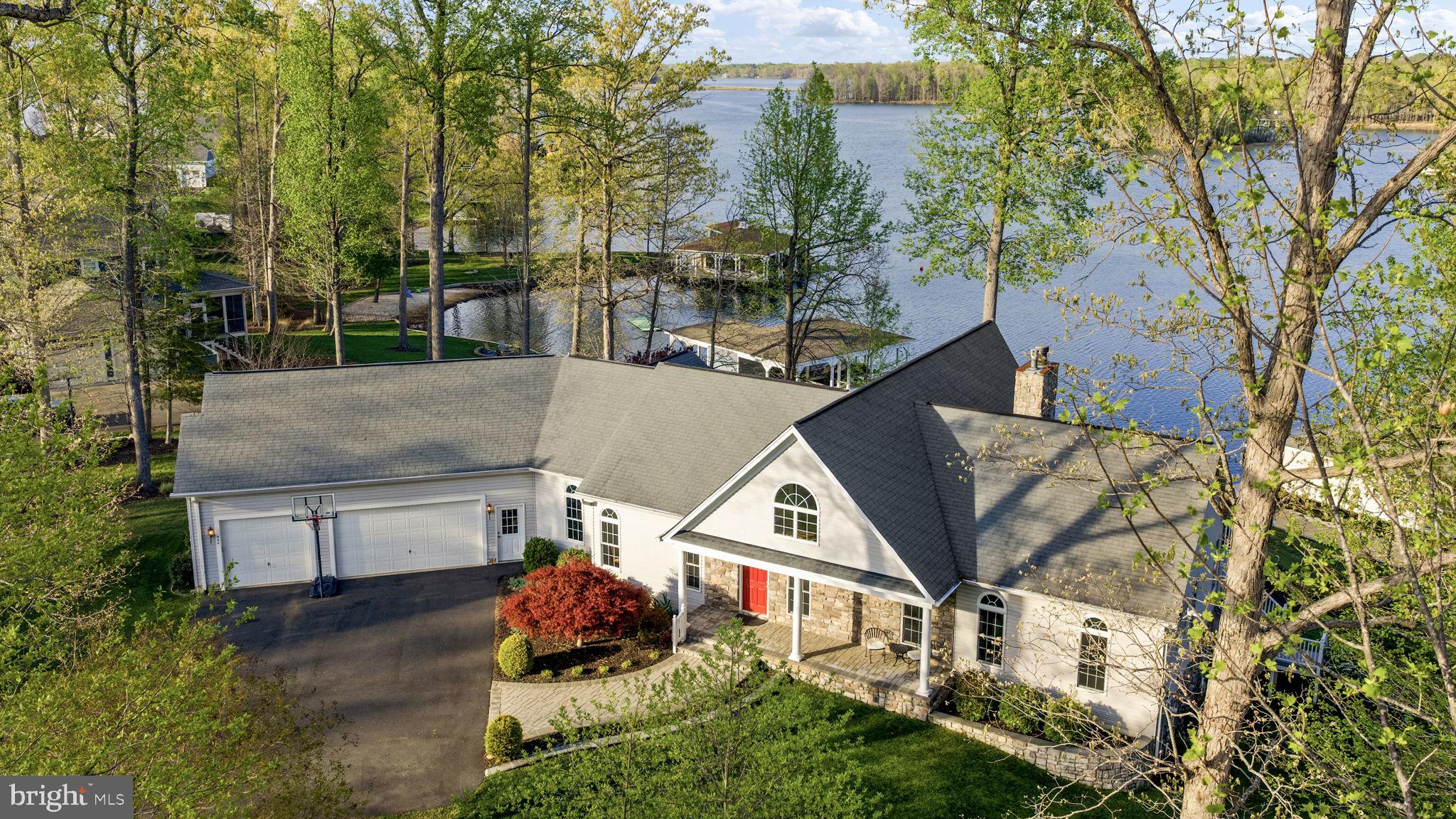 NOAH'S LANDING - Residential