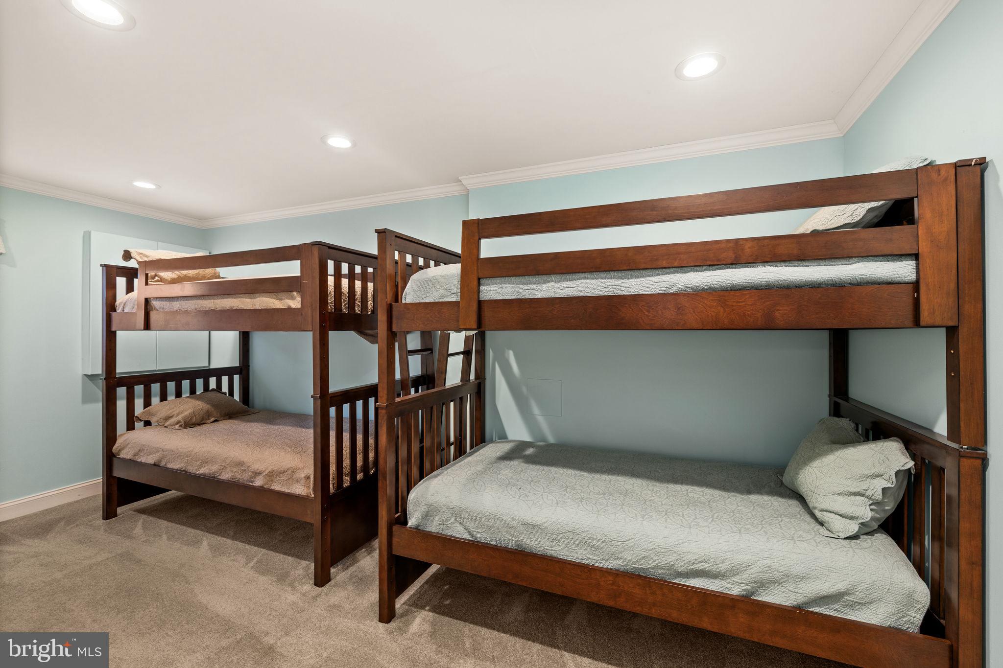 NOAH'S LANDING - Residential