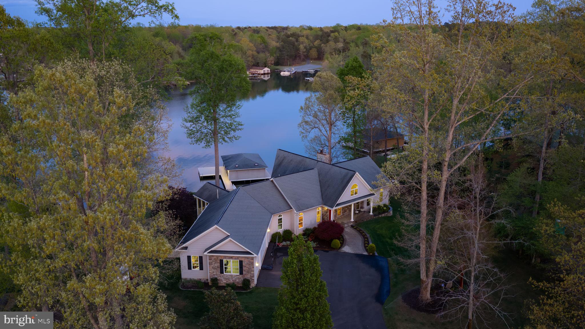 NOAH'S LANDING - Residential