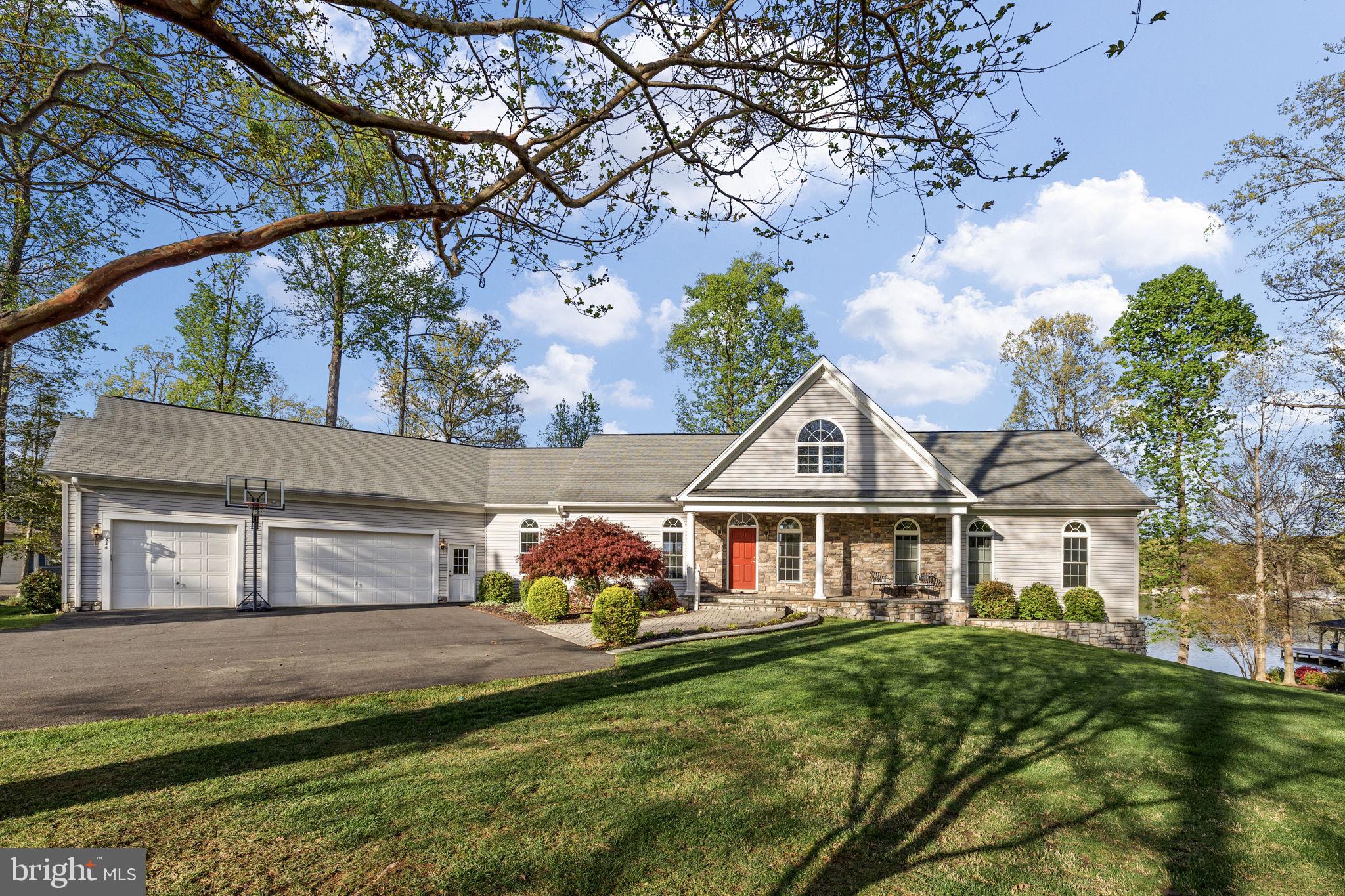 NOAH'S LANDING - Residential