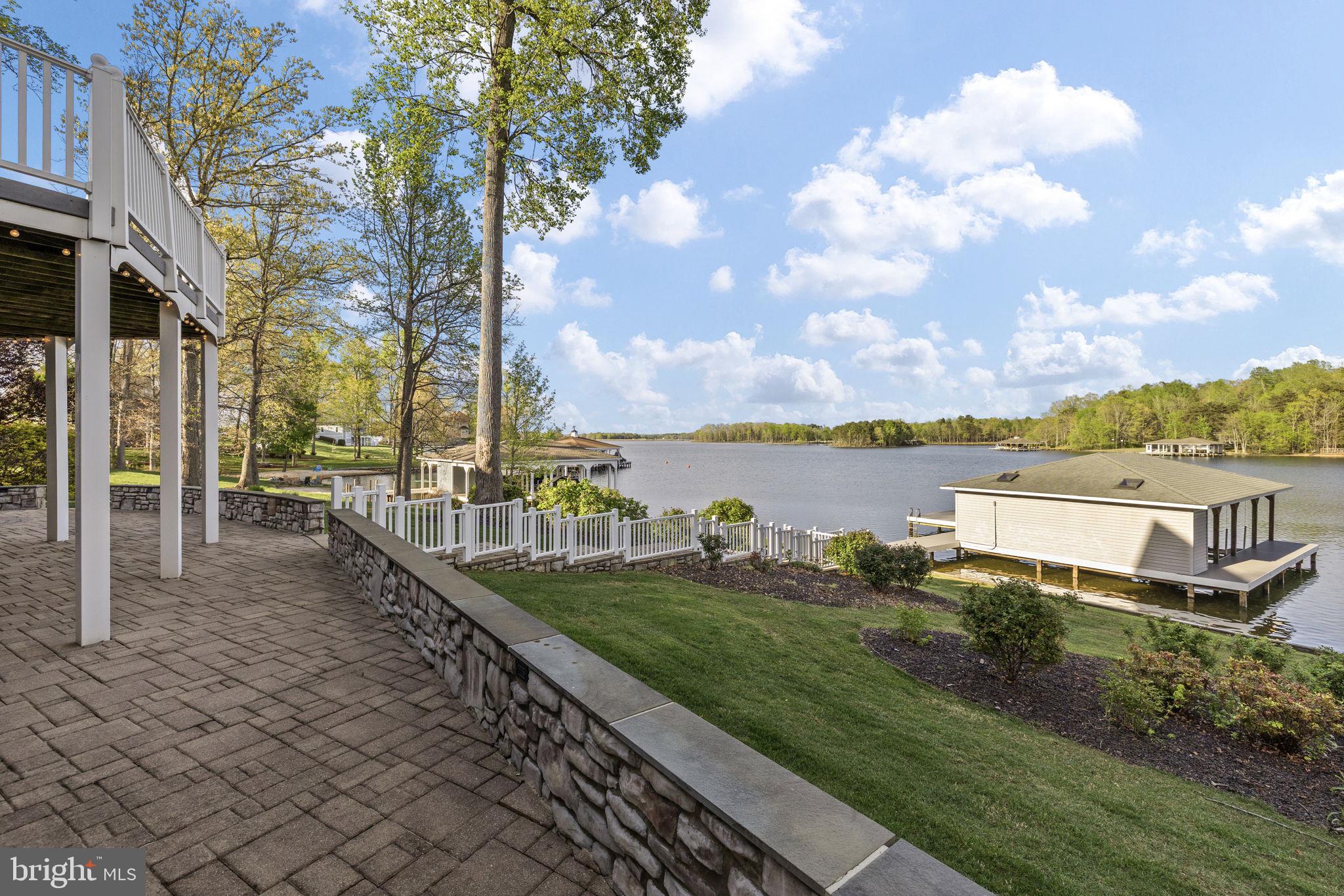 NOAH'S LANDING - Residential