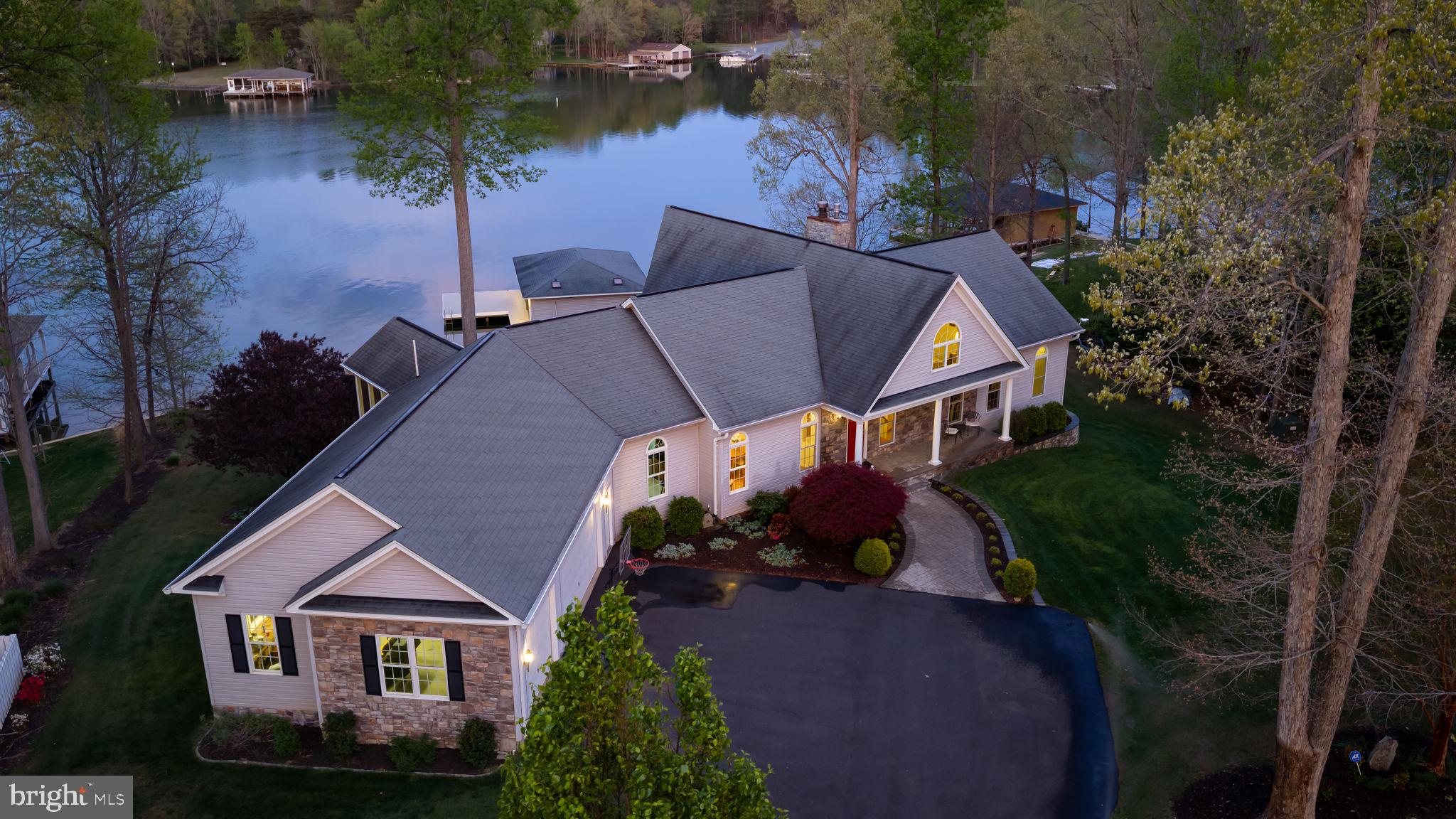 NOAH'S LANDING - Residential