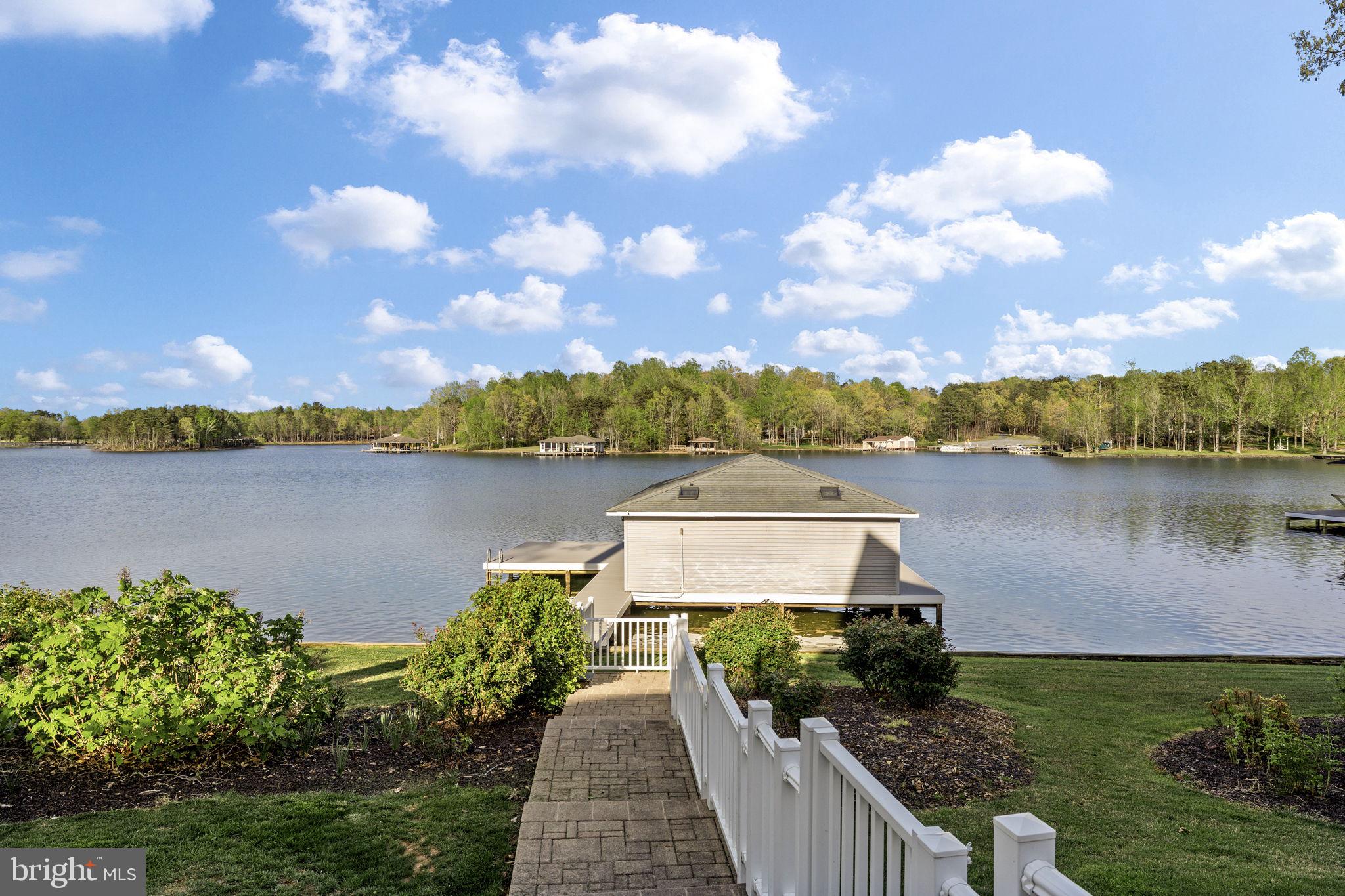 NOAH'S LANDING - Residential