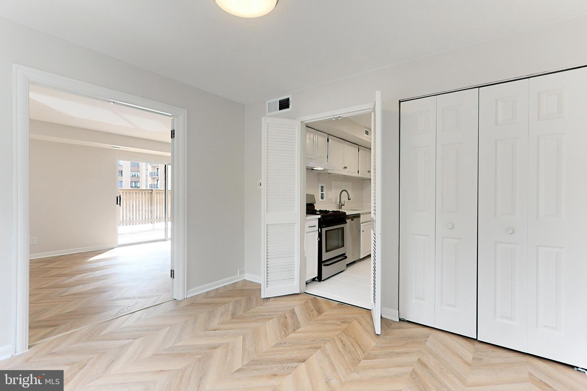 WOODLAKE TOWERS - Residential