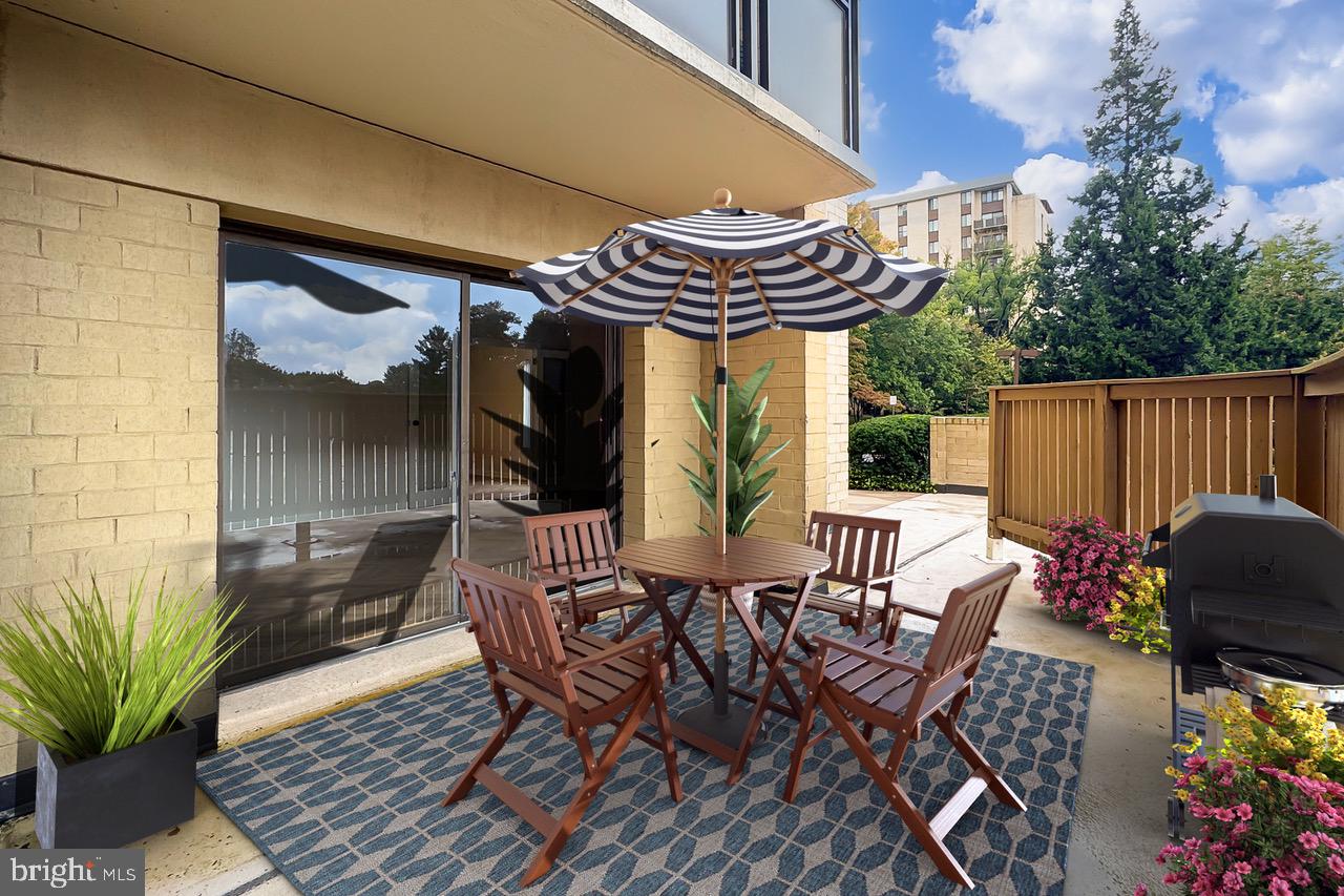 WOODLAKE TOWERS - Residential