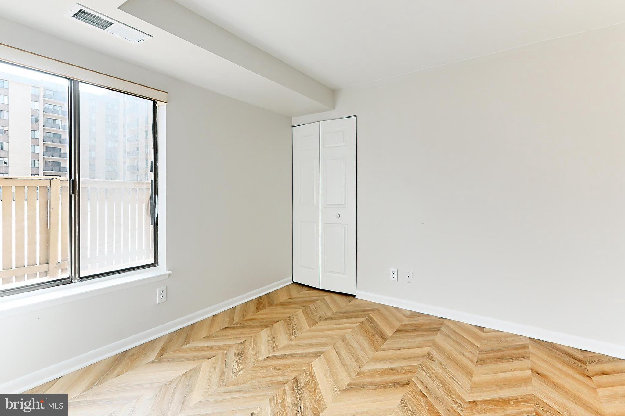 WOODLAKE TOWERS - Residential