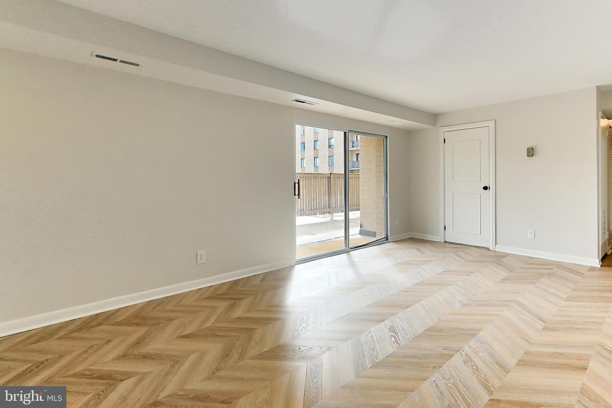 WOODLAKE TOWERS - Residential