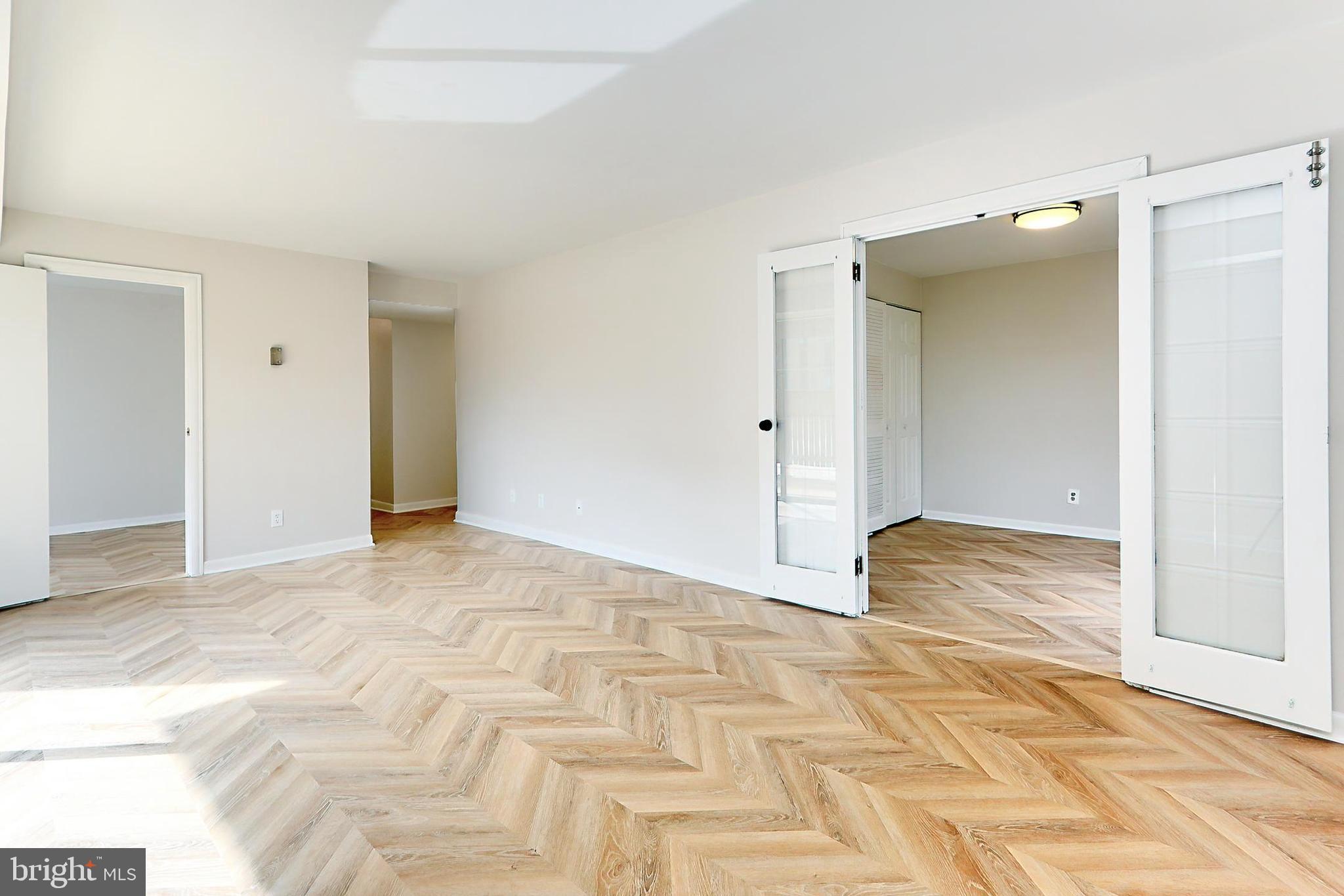 WOODLAKE TOWERS - Residential