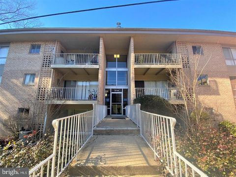 Photo of 3714 N Rosser Street, ALEXANDRIA, VA 22311 (MLS # VAFX2291696)