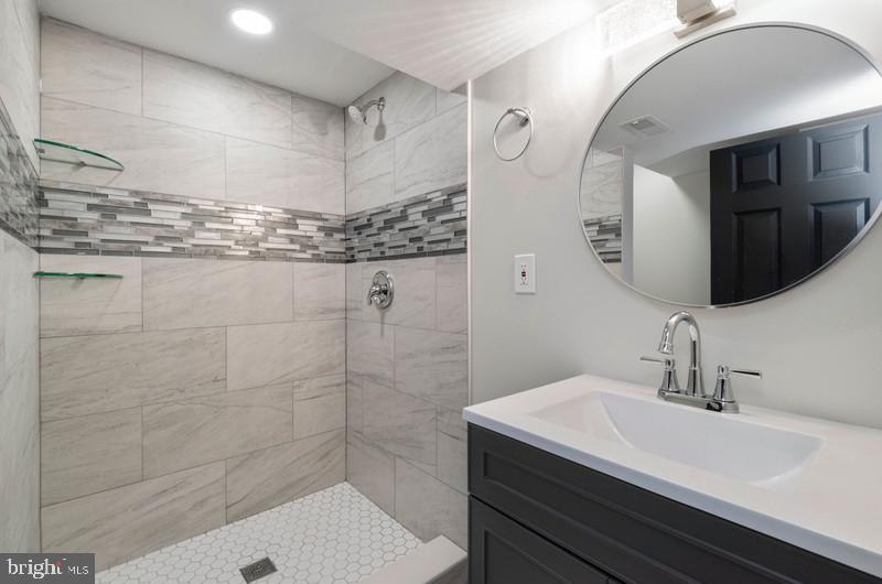 NORTHWOOD - Residential