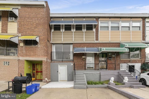 Townhouse For Sale - 6825 Lindbergh Boulevard<br/> PHILADELPHIA, PA 19142