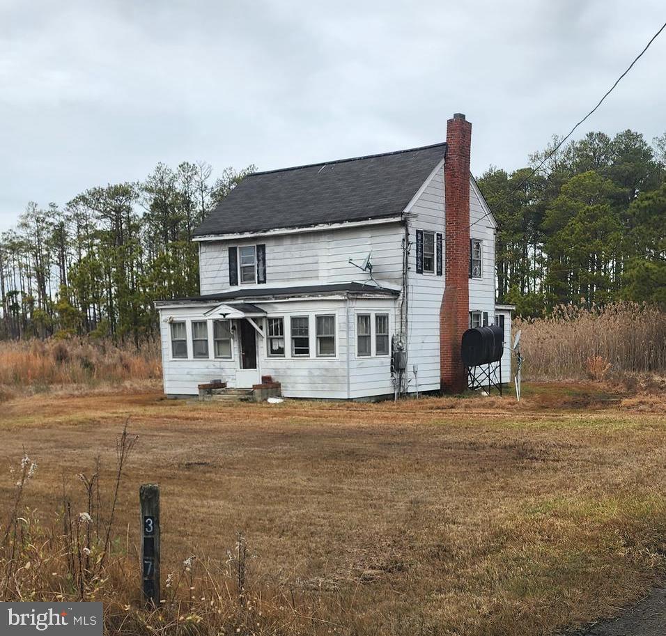 5 Acre property with 3 Bed 1 Bath house and 2 car detached garage. Property is wooded and great for hunting. There is a pond located on the property. Shorter's Wharf Public boat ramp is 1 mile away. Black Water Refuge nearby. Estate Approved Short Sale with direct contact to the asset manager. No offers will be reviewed for the first 7 days.