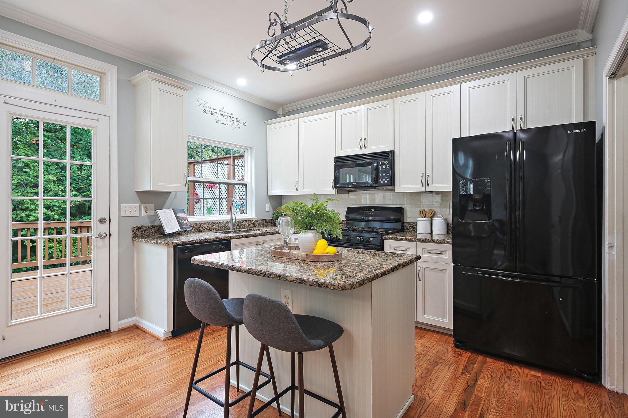 SEVEN OAKS - Residential