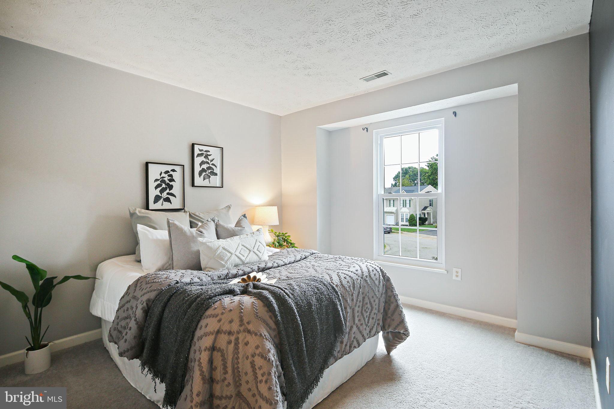 SEVEN OAKS - Residential