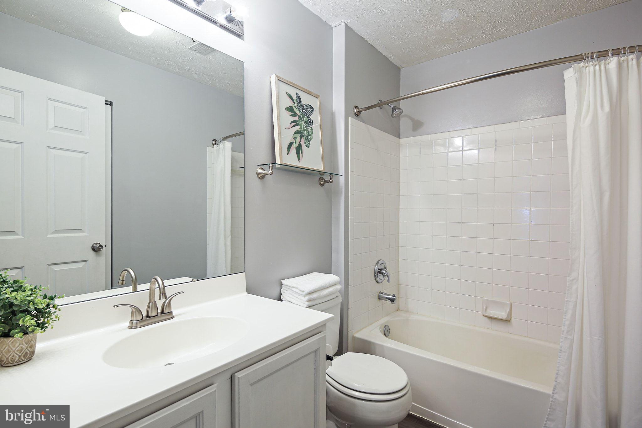 SEVEN OAKS - Residential