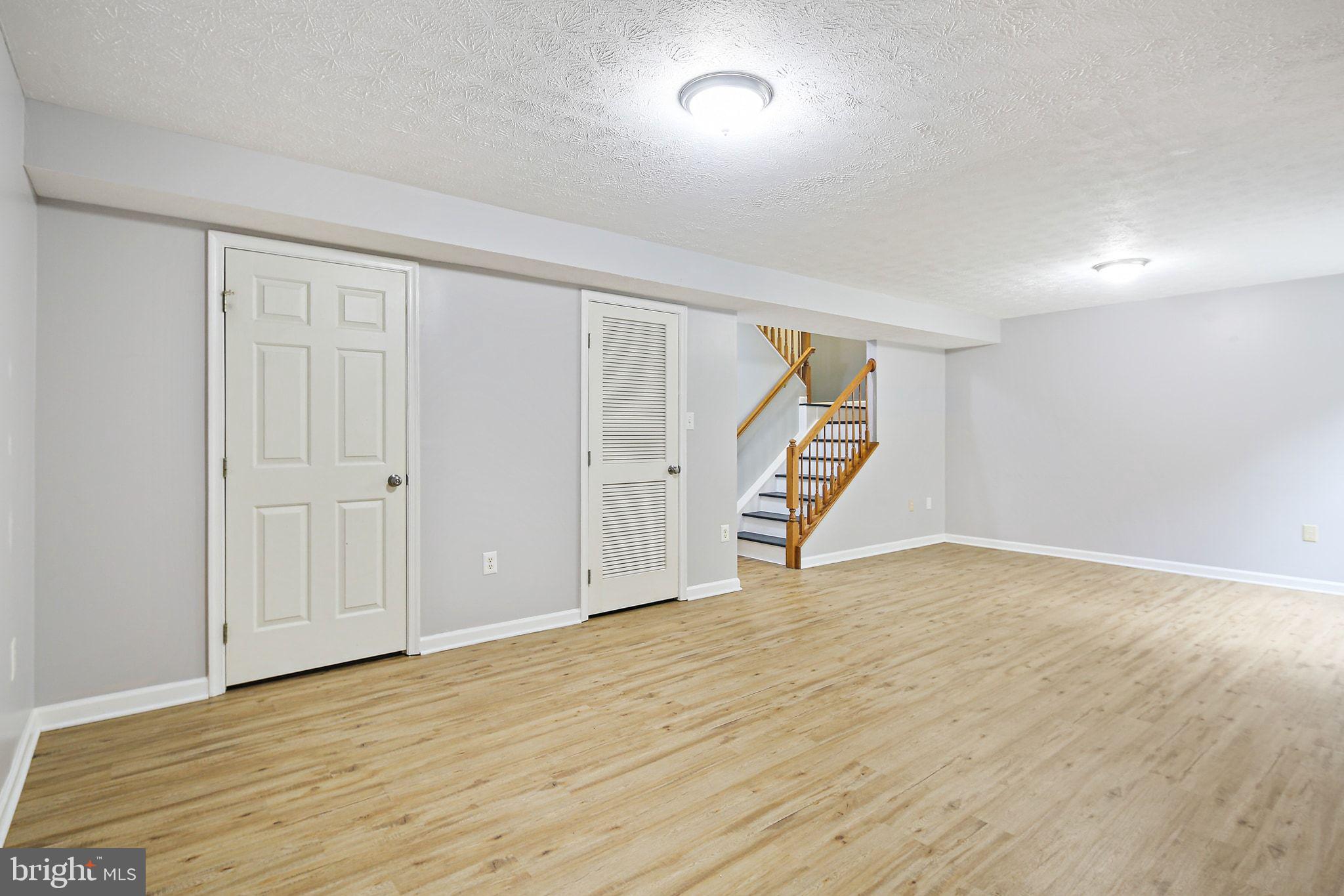 SEVEN OAKS - Residential