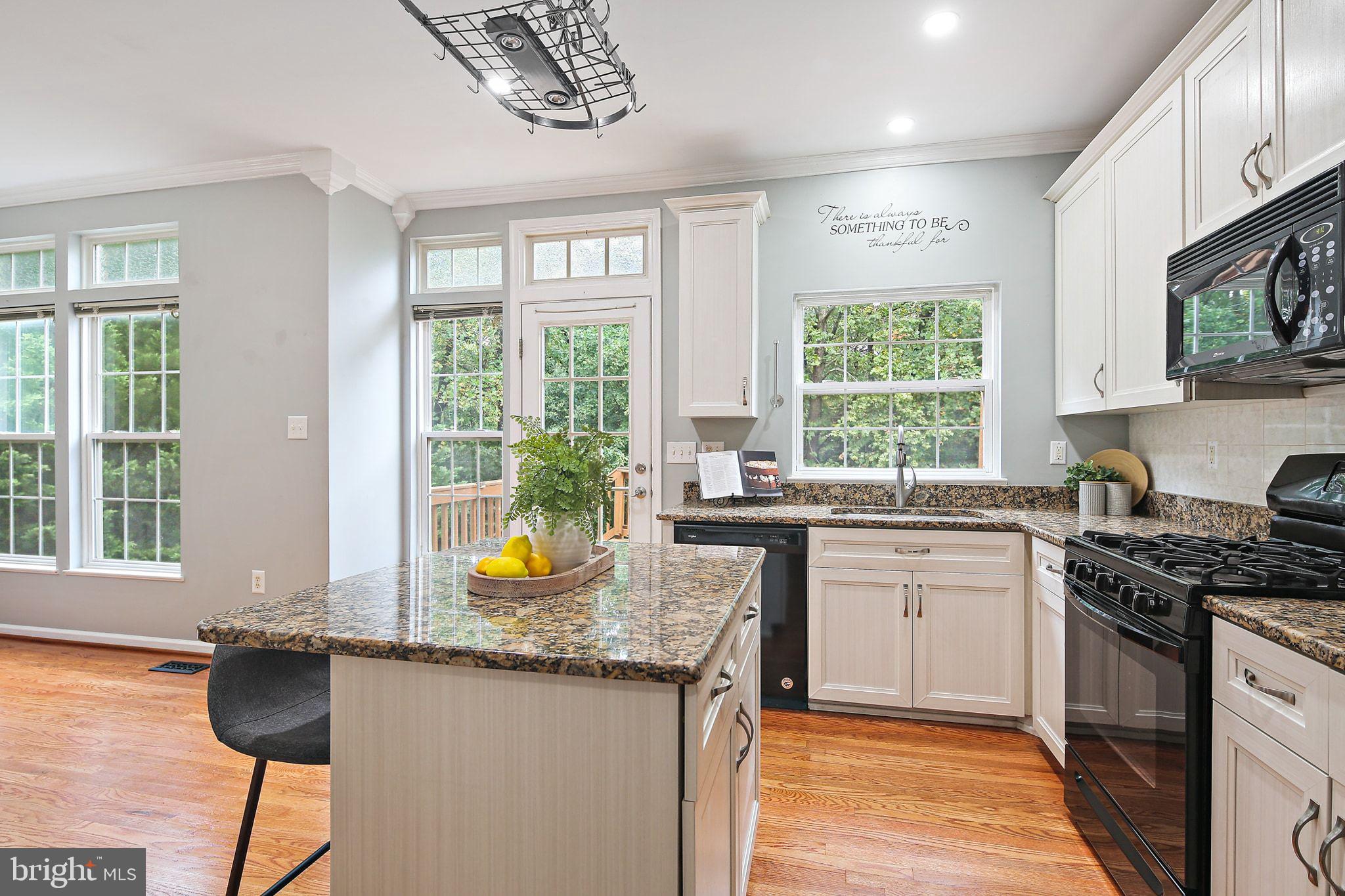 SEVEN OAKS - Residential