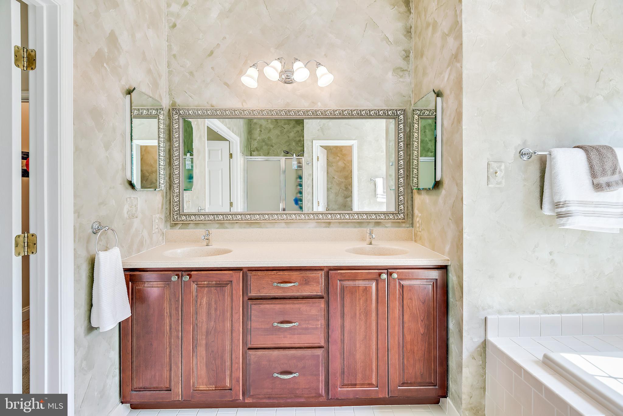 PINEY ORCHARD - Residential