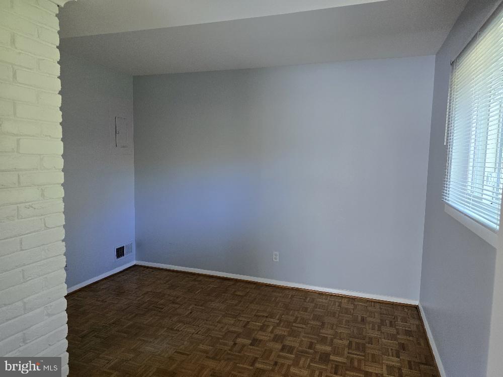 NORTH SPRINGFIELD - Residential Lease