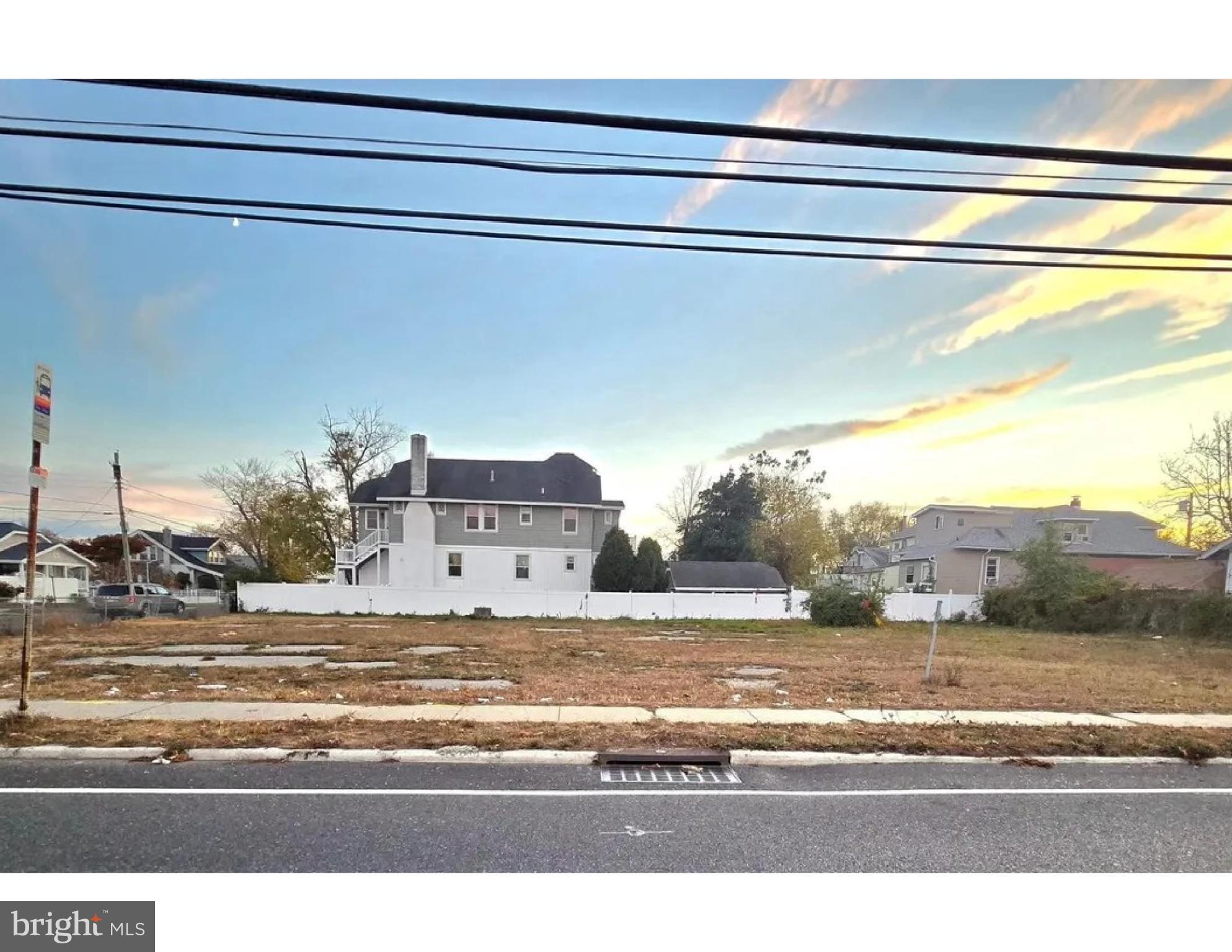 305 E BLACK HORSE PIKE