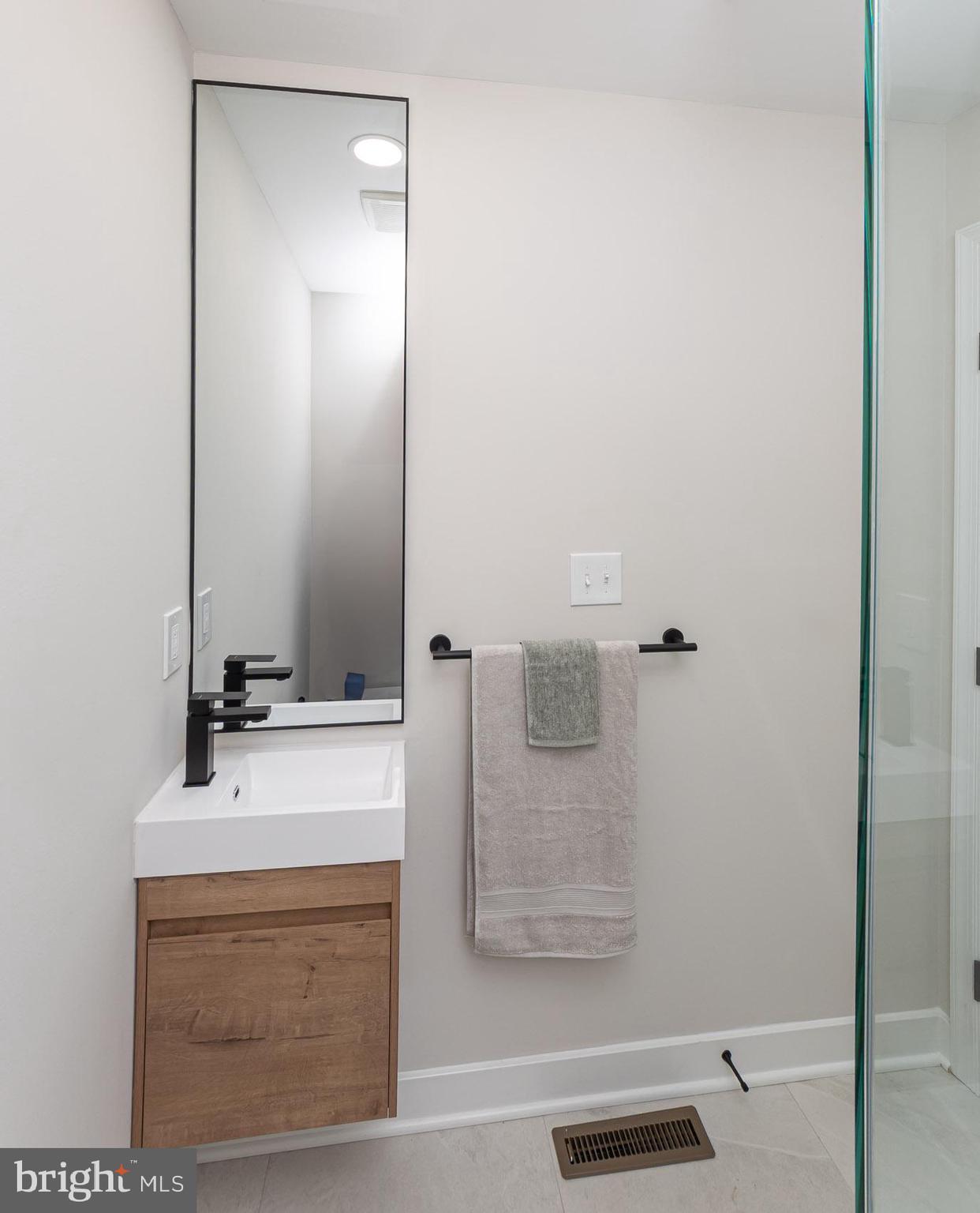 HAYWOOD HEIGHTS - Residential