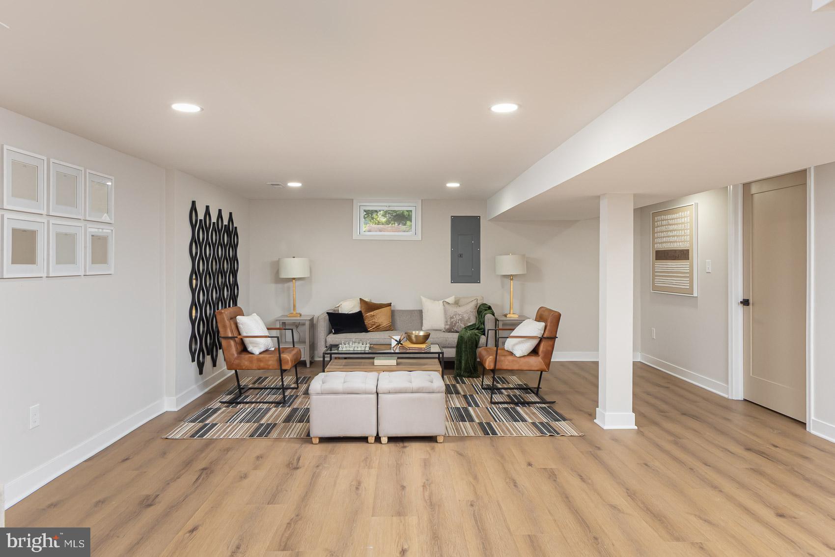 HAYWOOD HEIGHTS - Residential