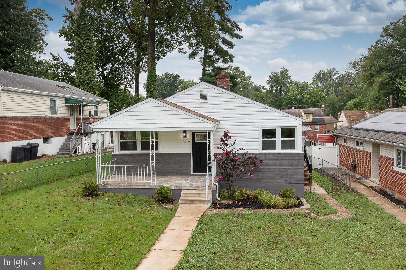 HAYWOOD HEIGHTS - Residential